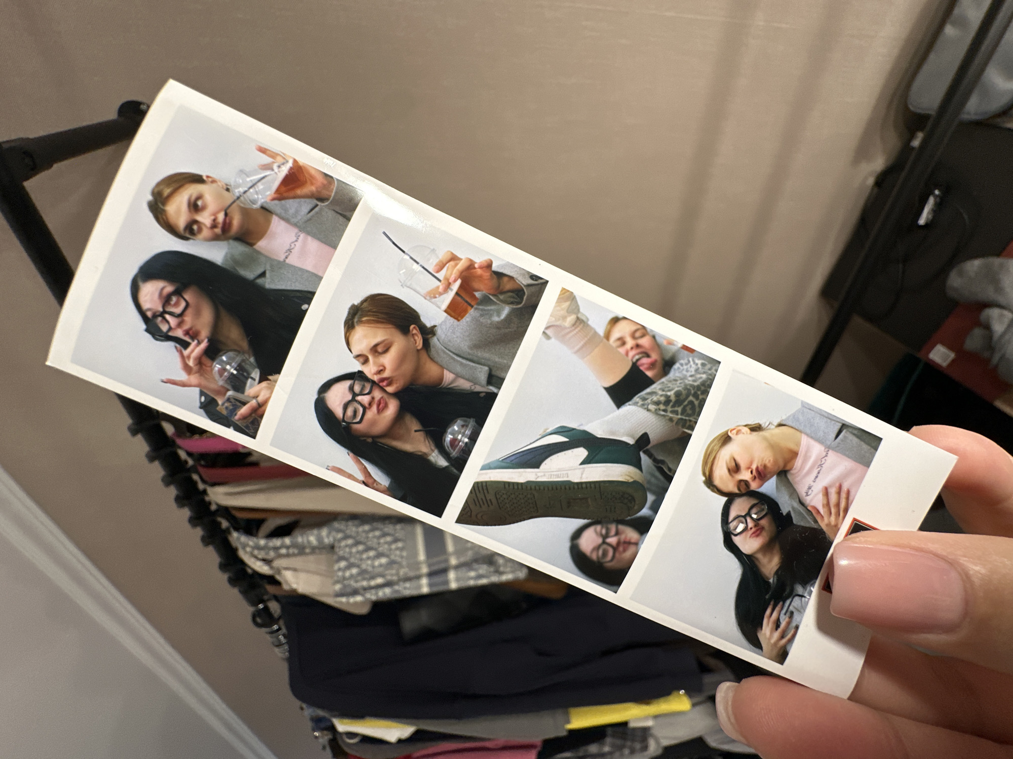 Domestic moments captured in Krasnoyarsk: photos and bathroom scenes
