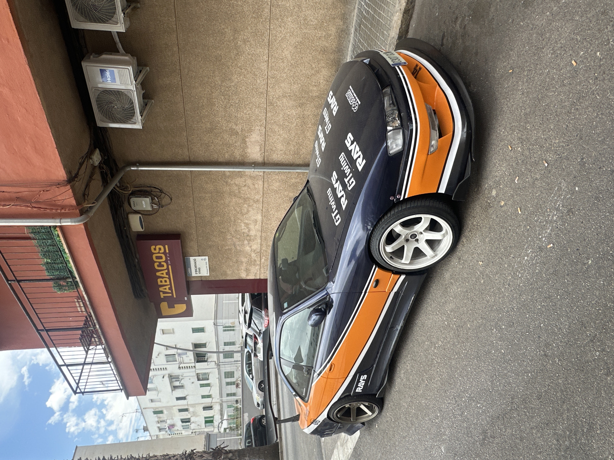 Modified cars, street markets, and urban corners across Palma
