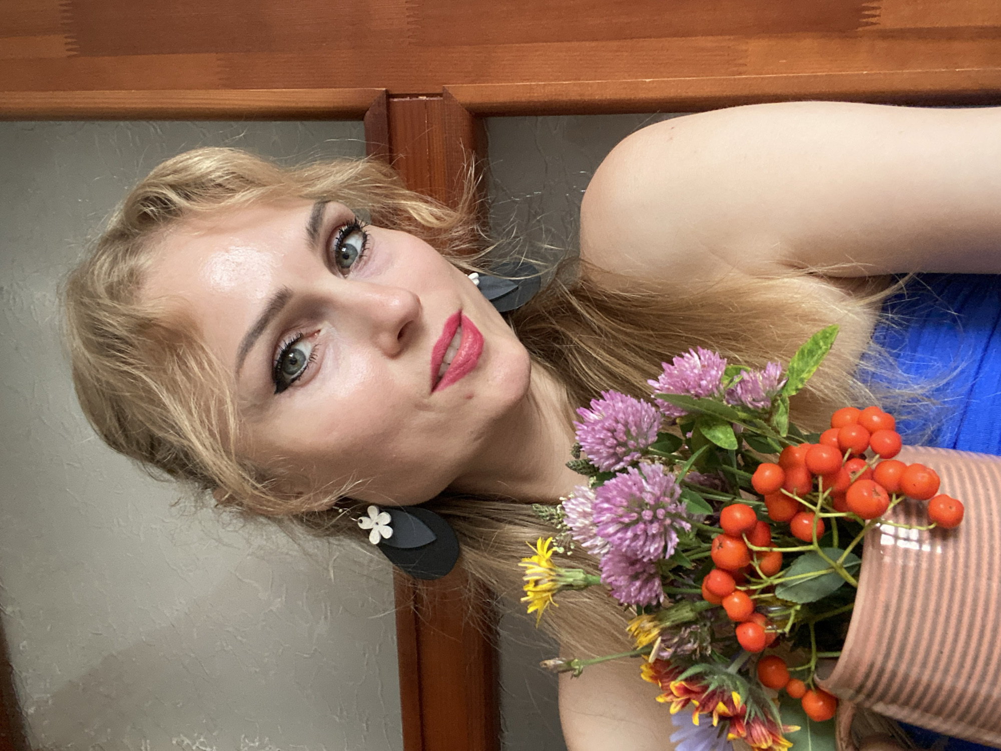 Wildflower bouquet and portraits, morning at home in Lida