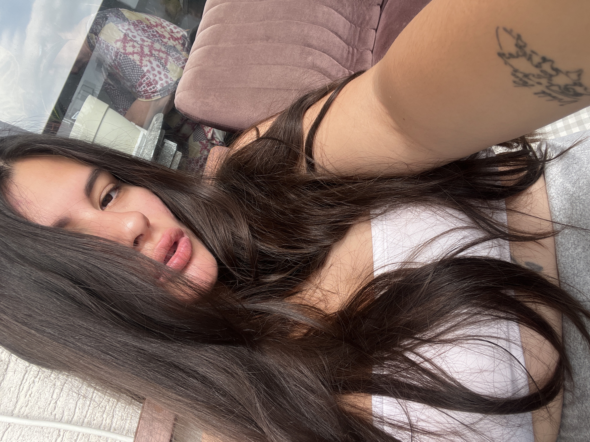 Woman's morning routine captured in Kiryat Bialik selfies and cooking