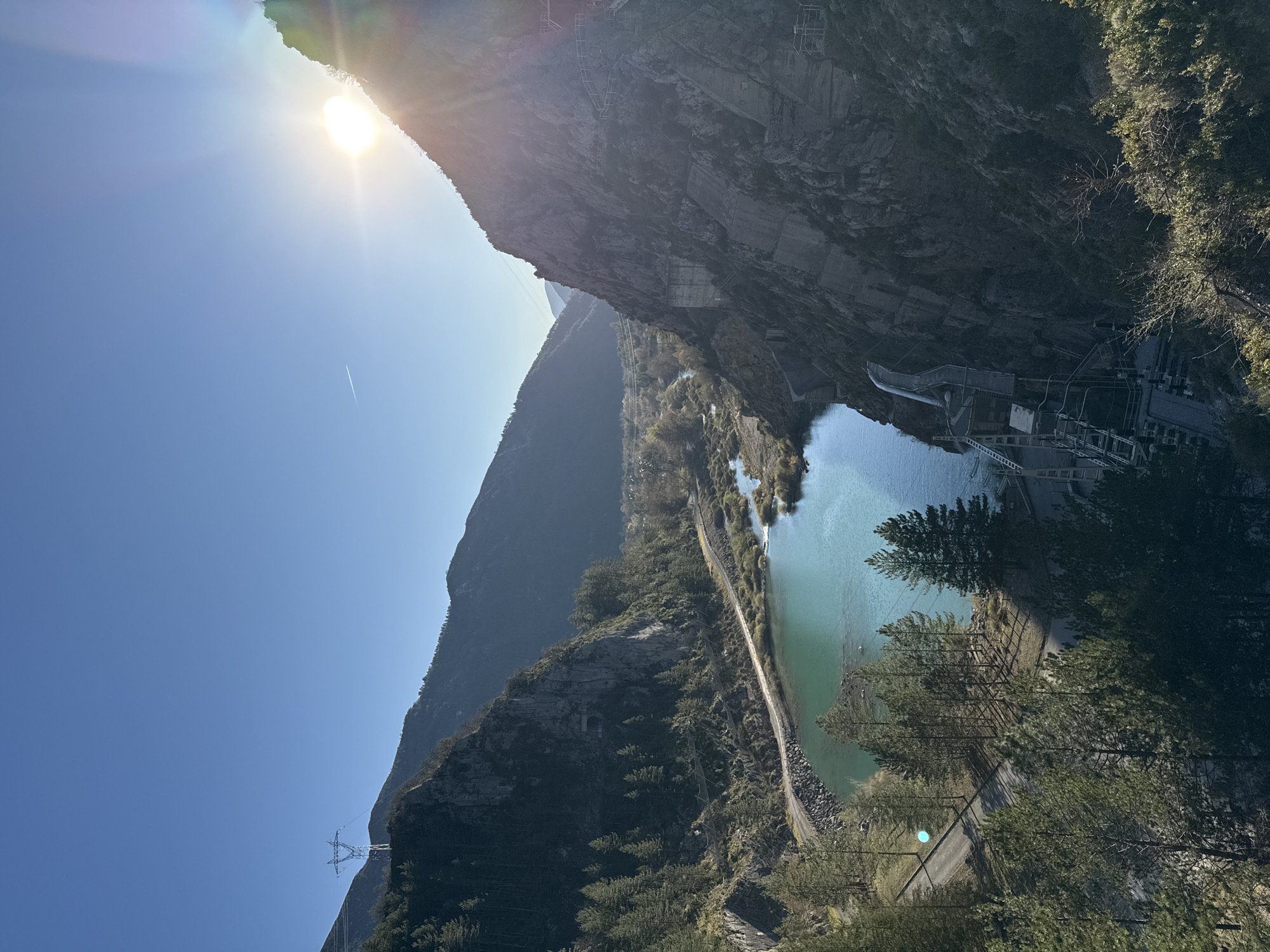 Castellane dam and reservoir documented under clear skies