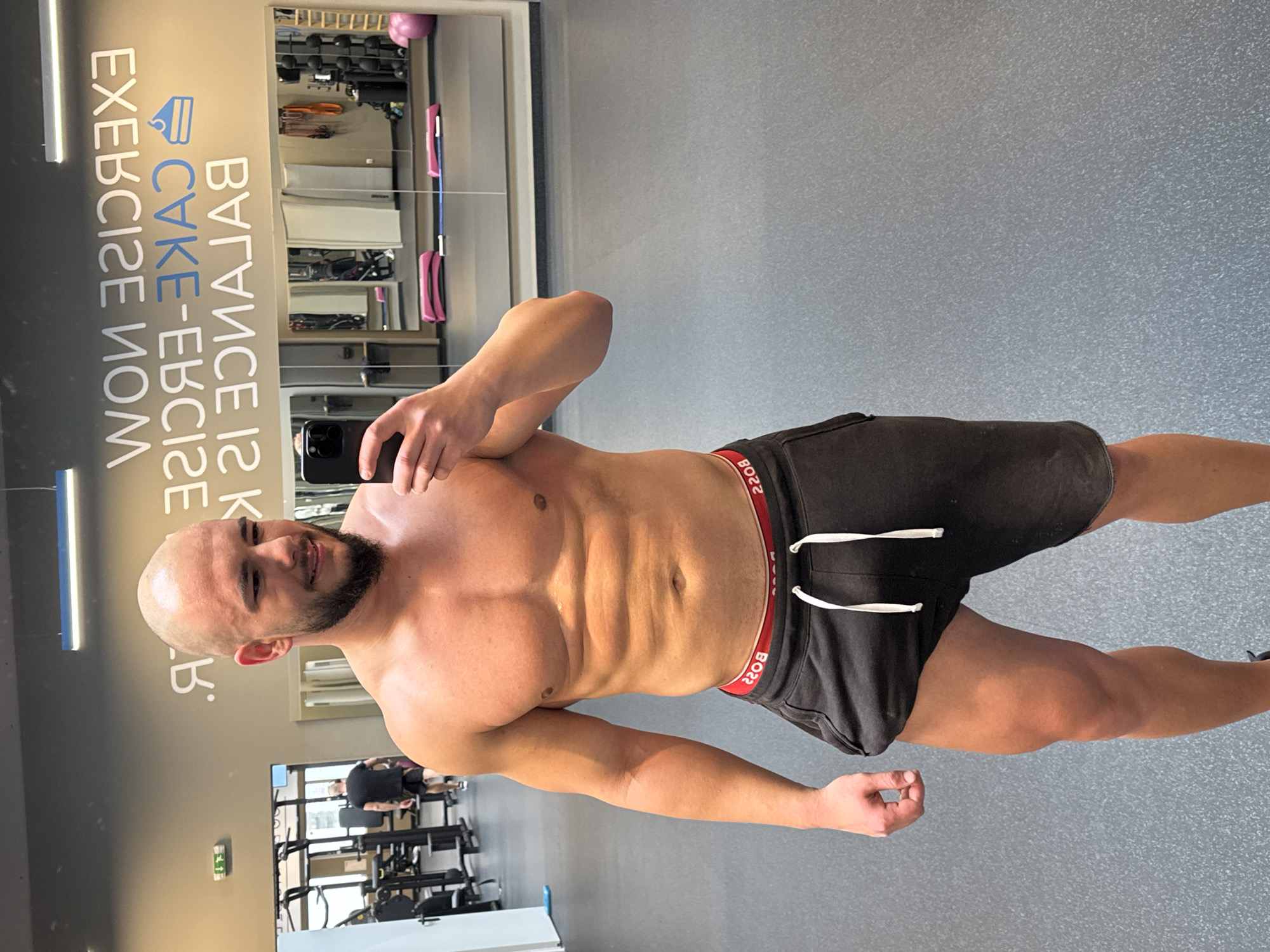 Man takes flexing selfies at Sofia gym