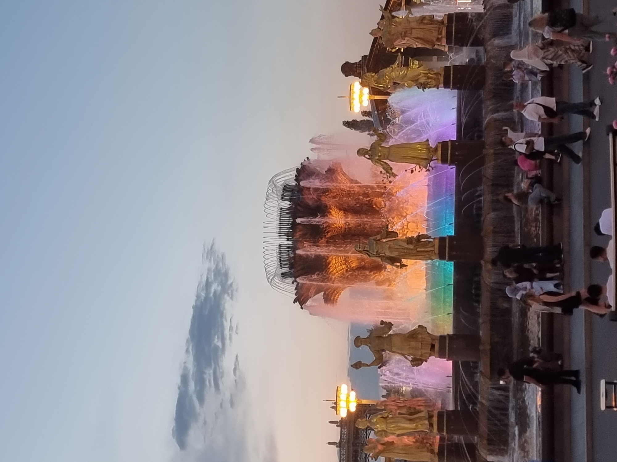 Witness documents evening activities at Moscow's VDNKh exhibition complex