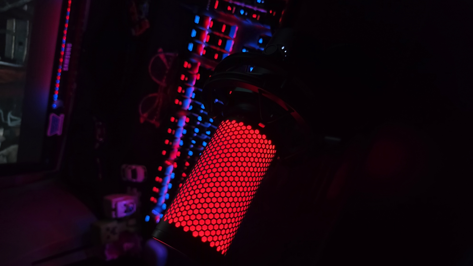 Gaming setup with illuminated microphone spotted in Varna