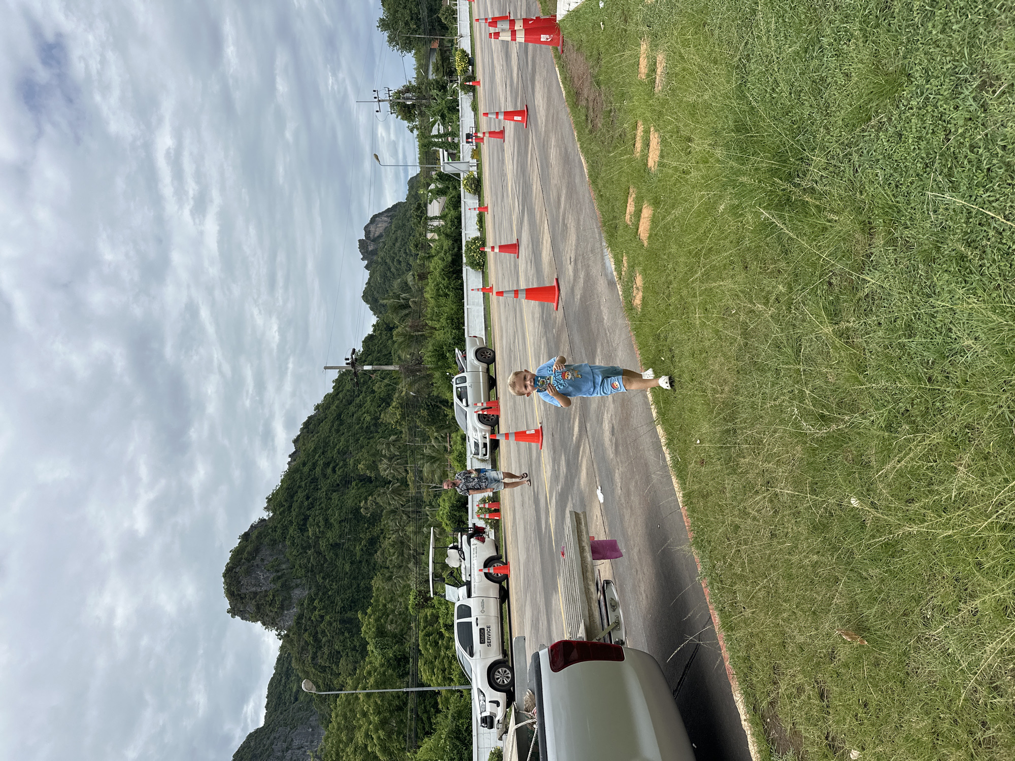 Roadside shrine and everyday scenes in Tambon Don Sak