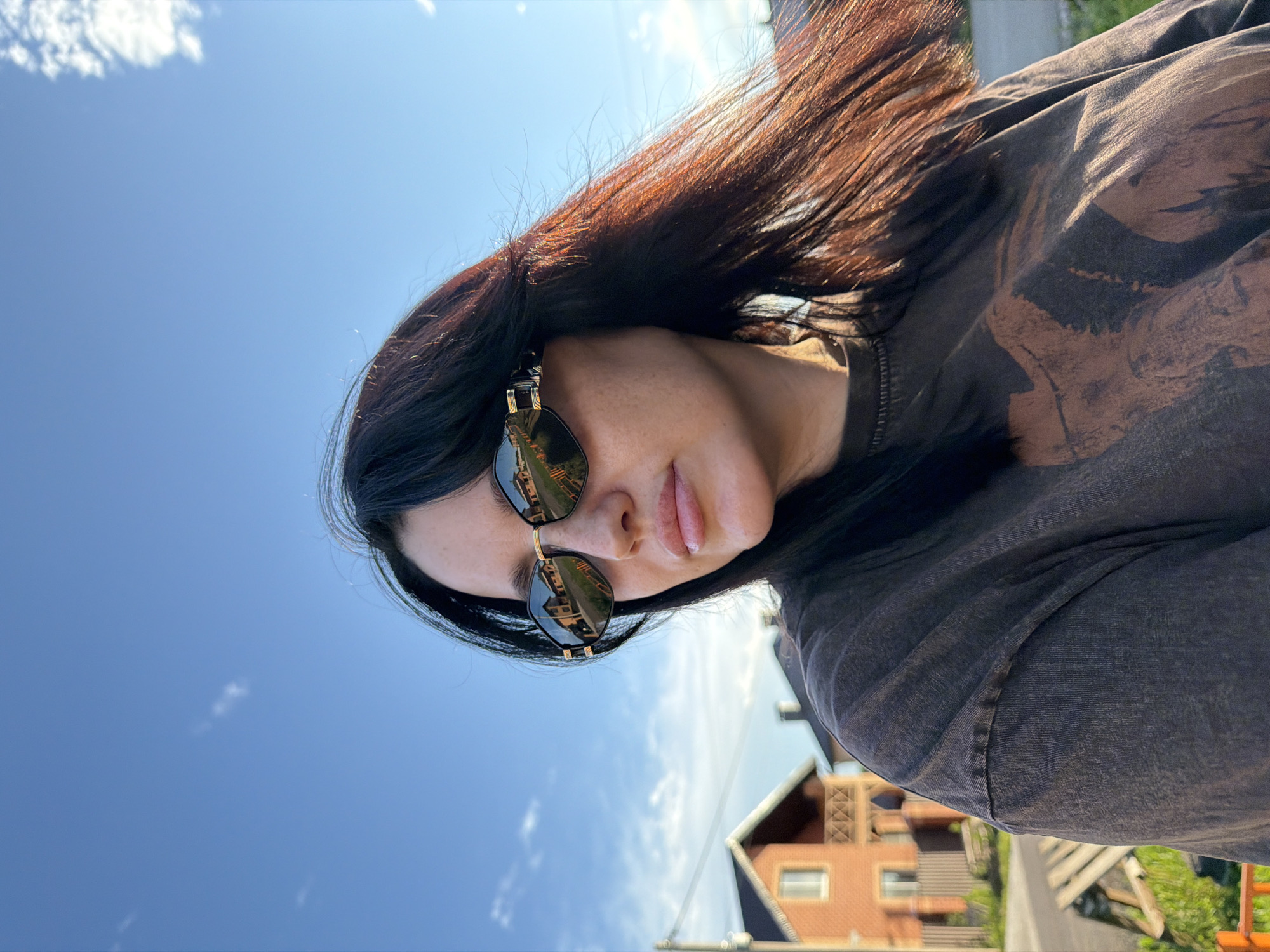 Photo session in Russian village with selfies and poses