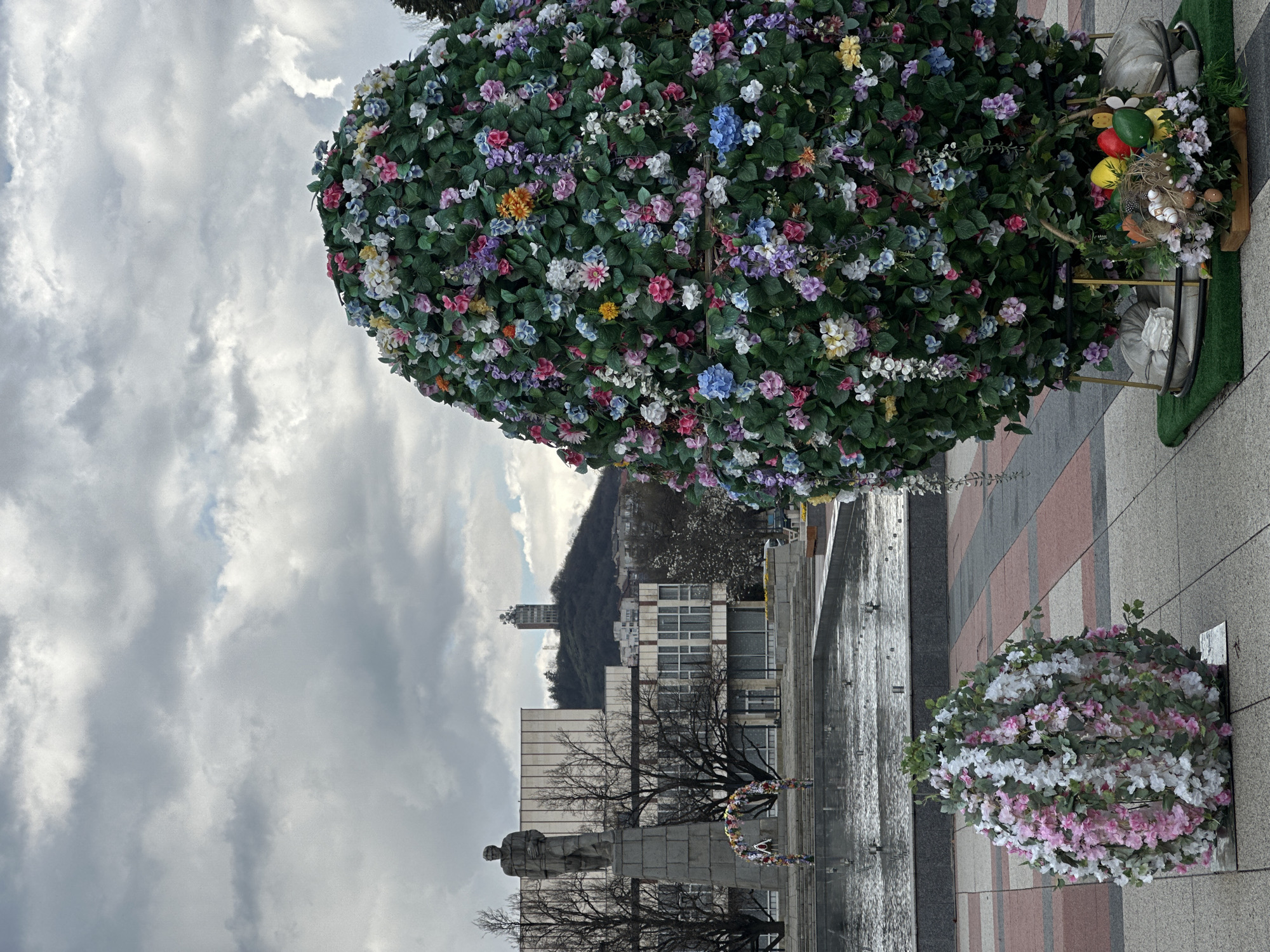 Floral art installations brighten Montana, Bulgaria streets and squares