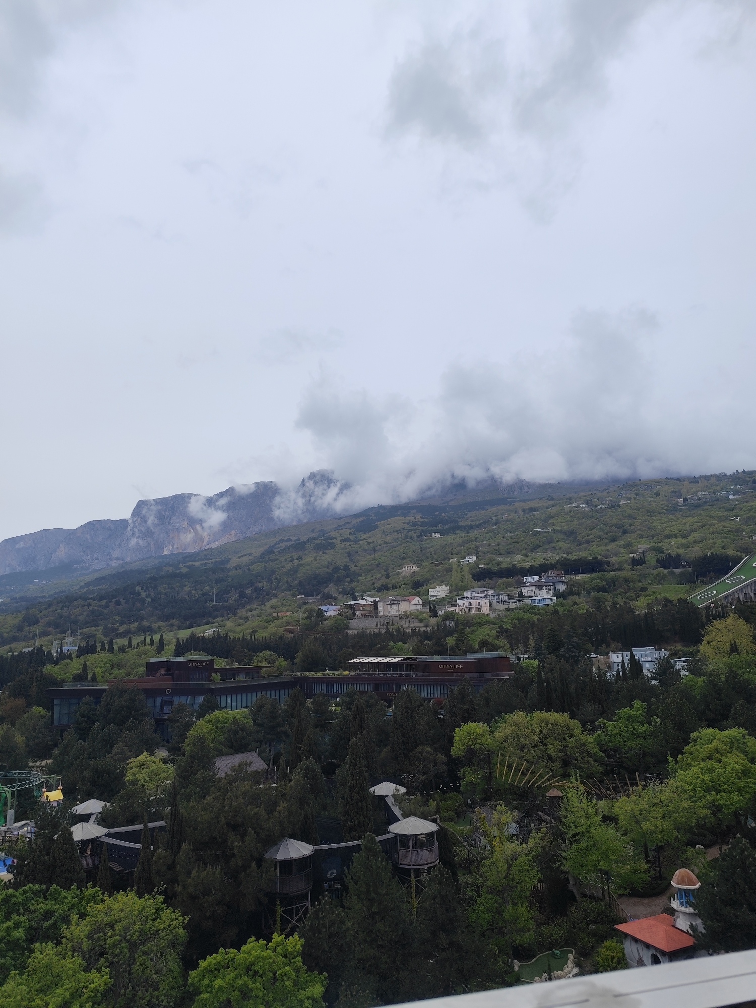 Overcast skies blanket Ukrainian mountains near Simeiz