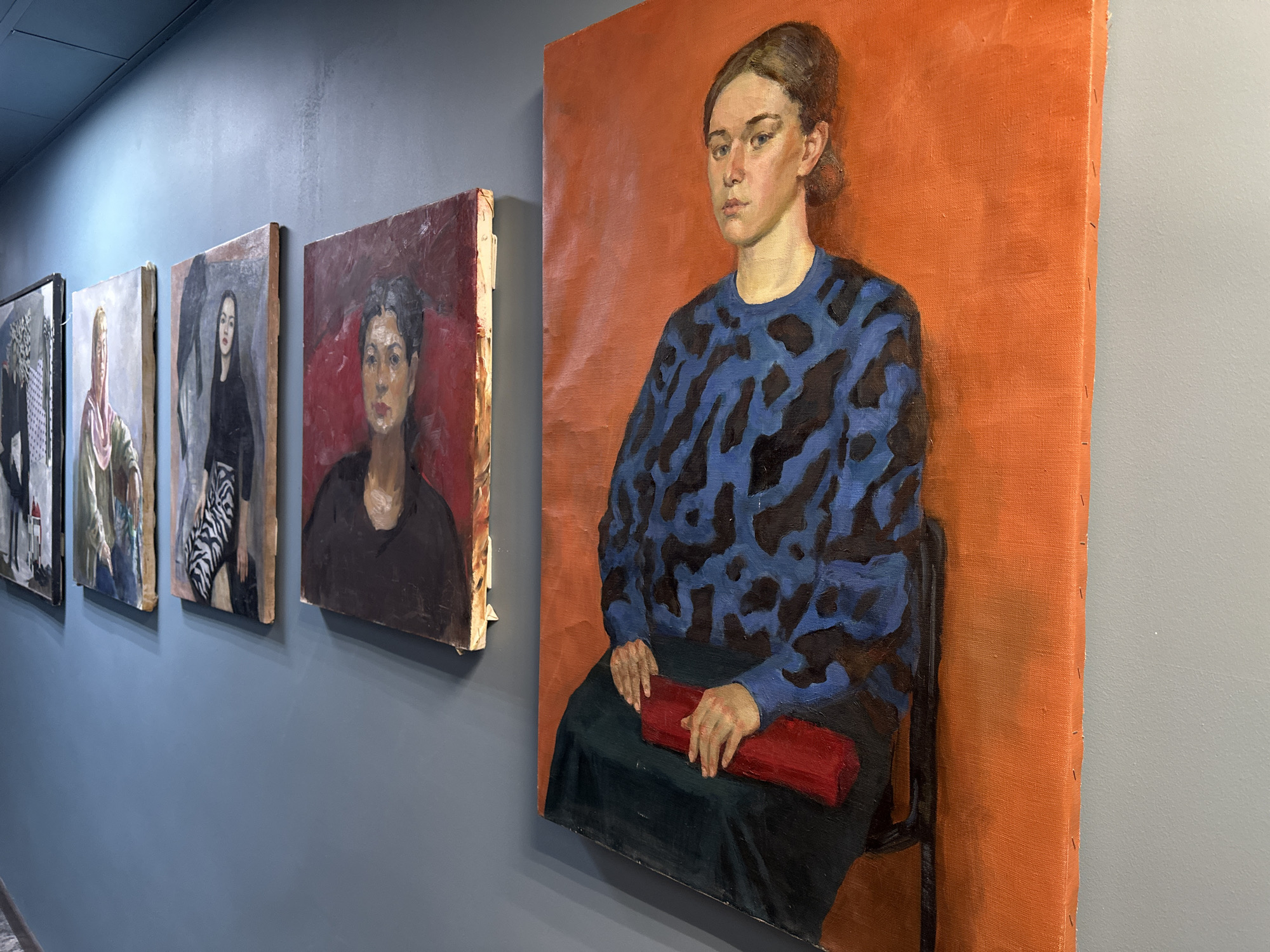 Reader enjoys art-filled room in Saint Petersburg