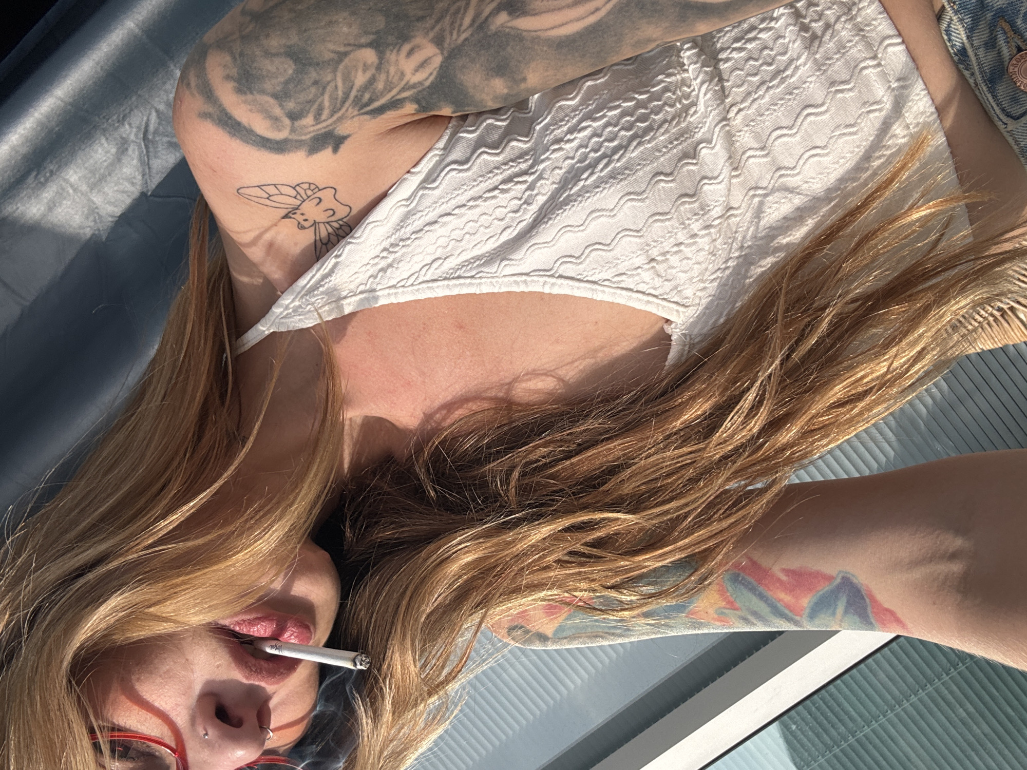 Morning balcony photo session captured in Tel Aviv