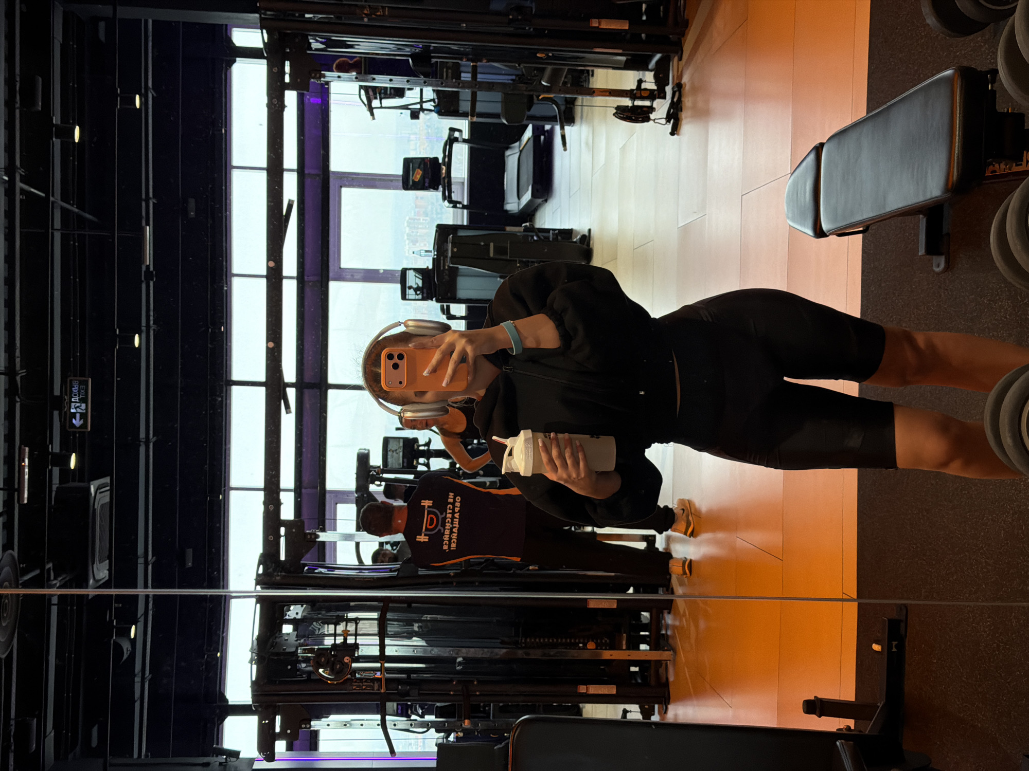 Woman takes gym selfie in Krasnoyarsk early morning workout