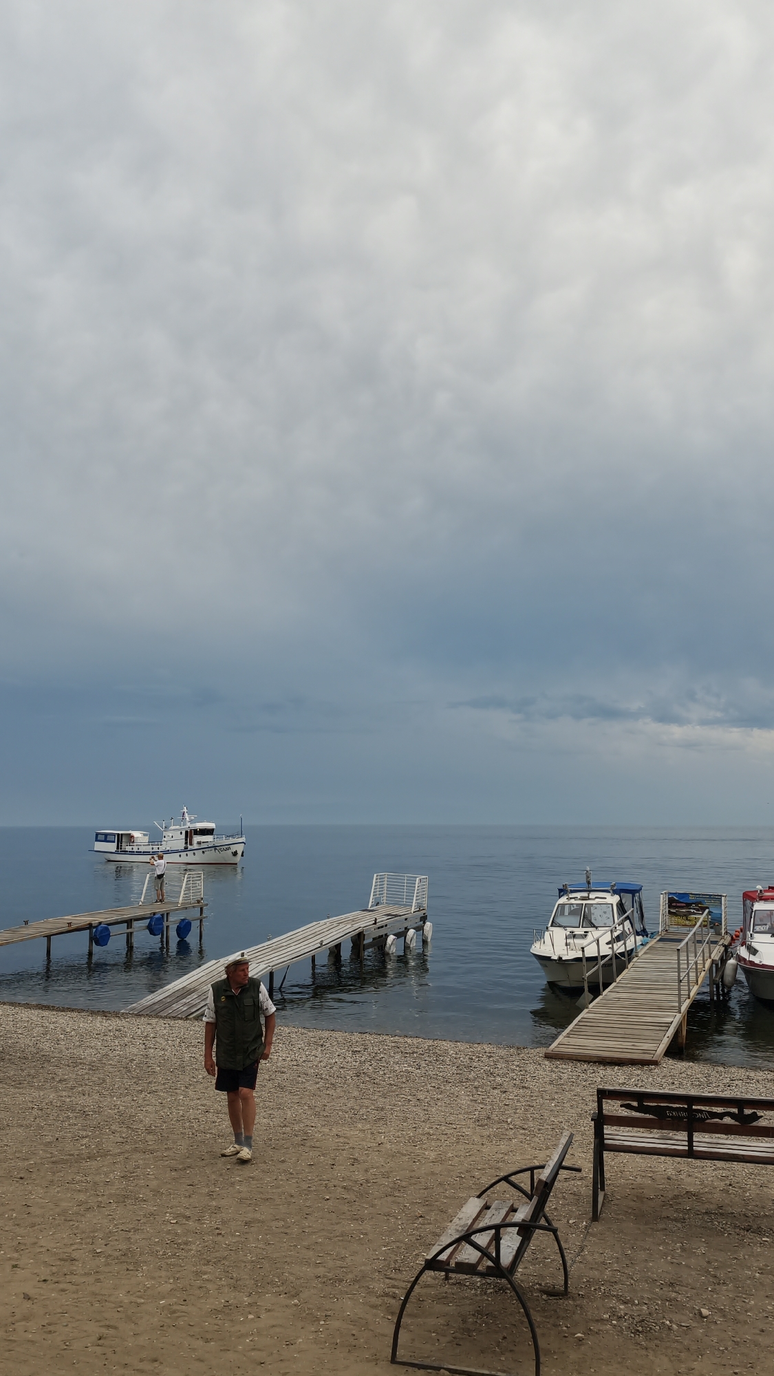 Overcast afternoon on Listvyanka's Lake Baikal shoreline