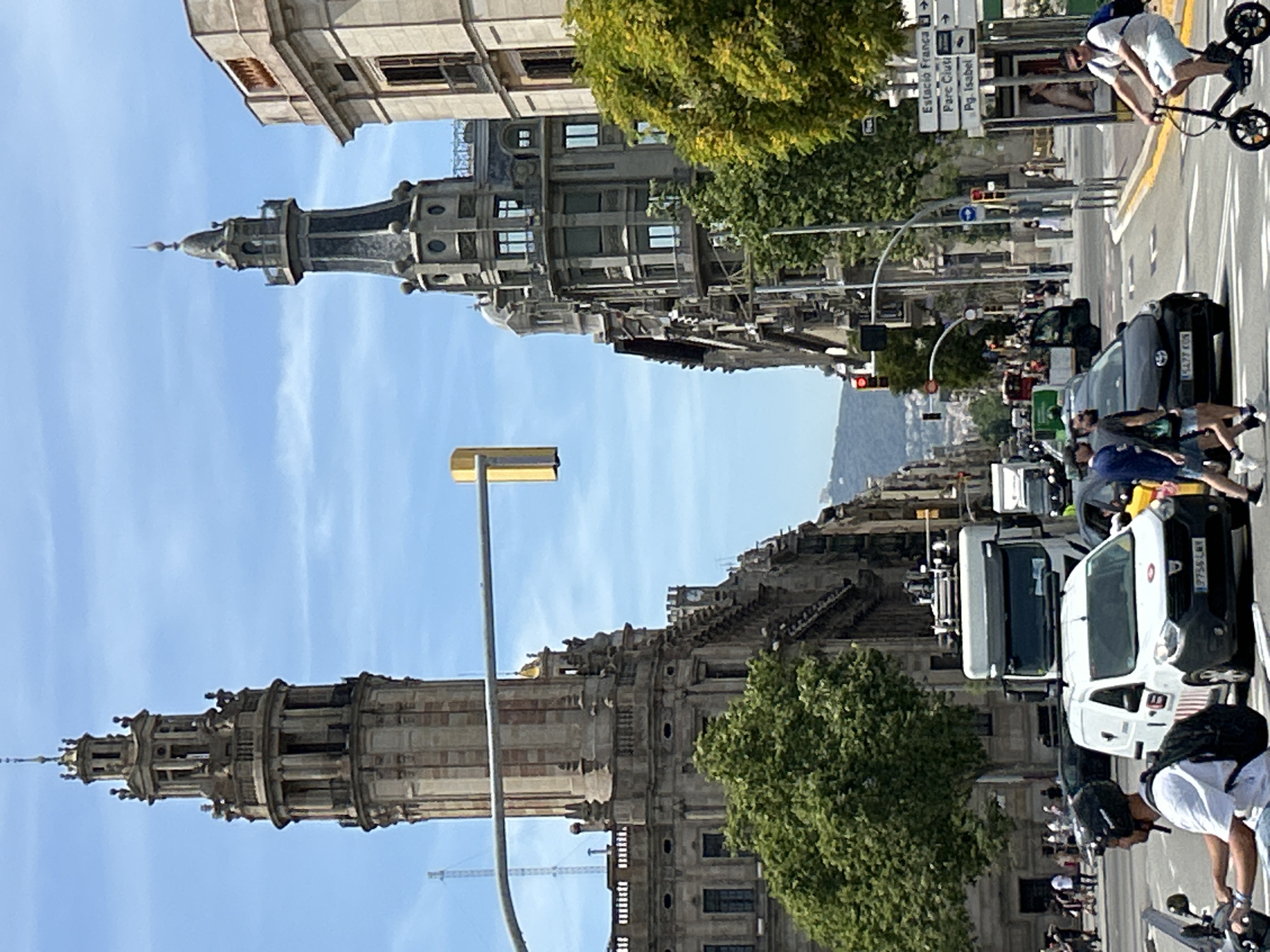 Street scene documented in Barcelona's Eixample district