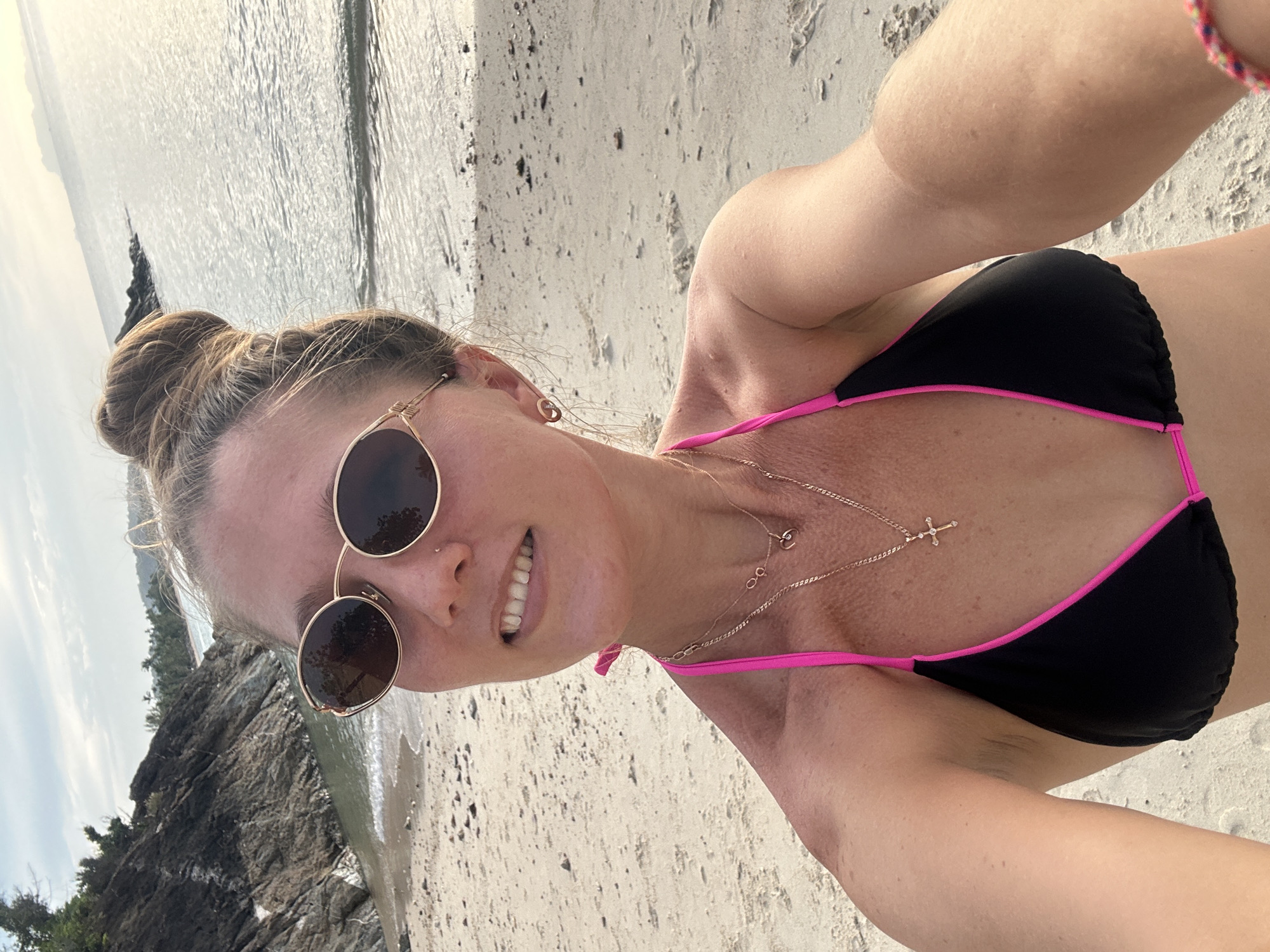 Lazy morning on a Ko Samui beach with paddleboards and selfies