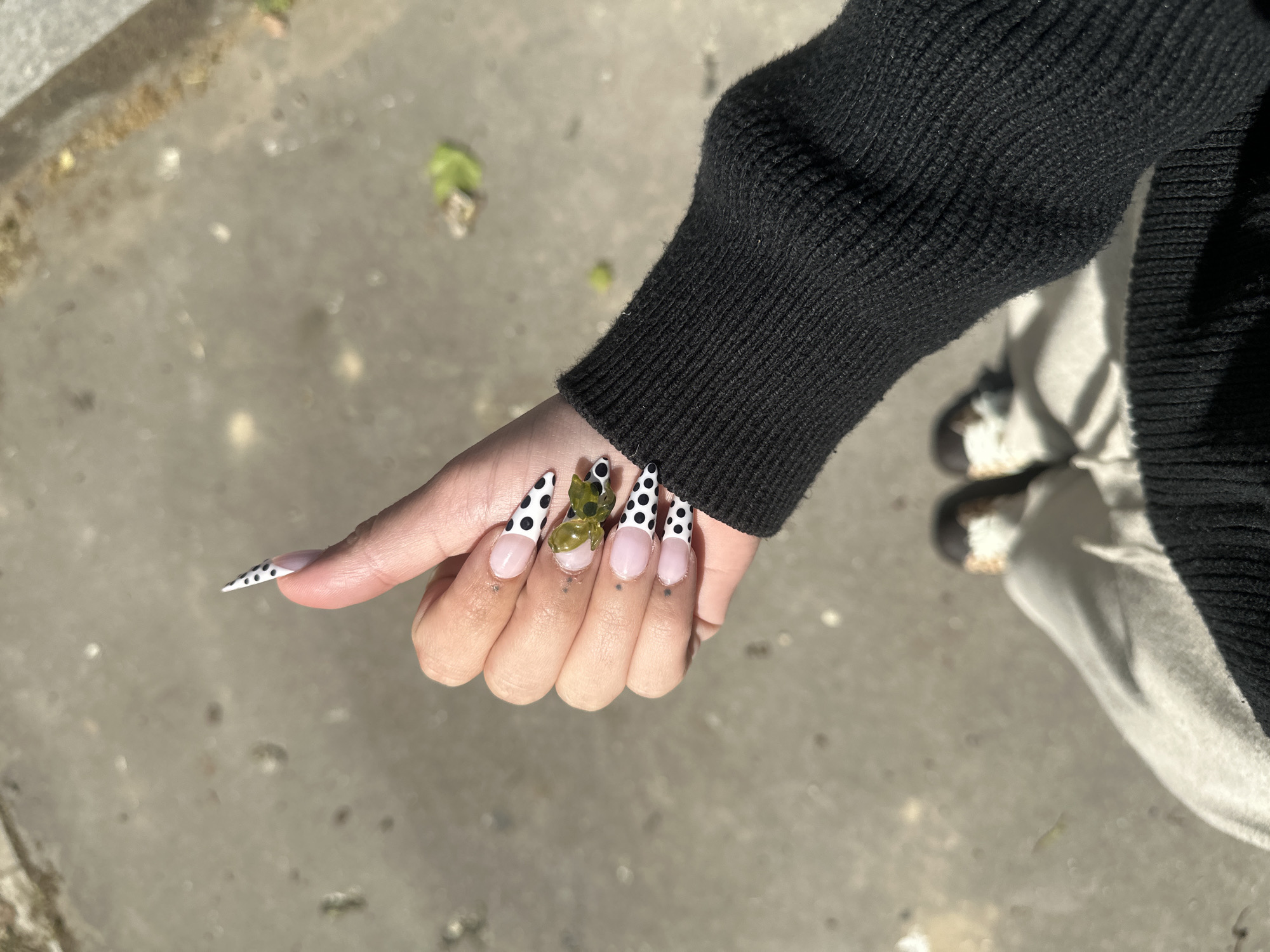 Paris street fashion details captured by independent witnesses