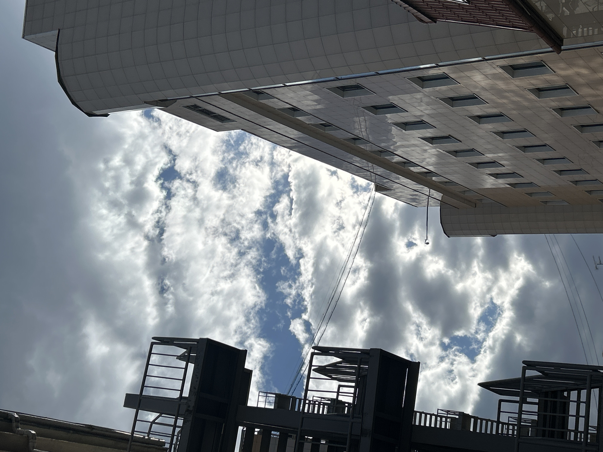 Moscow resident captures spring urban scenes, architecture, vegetation