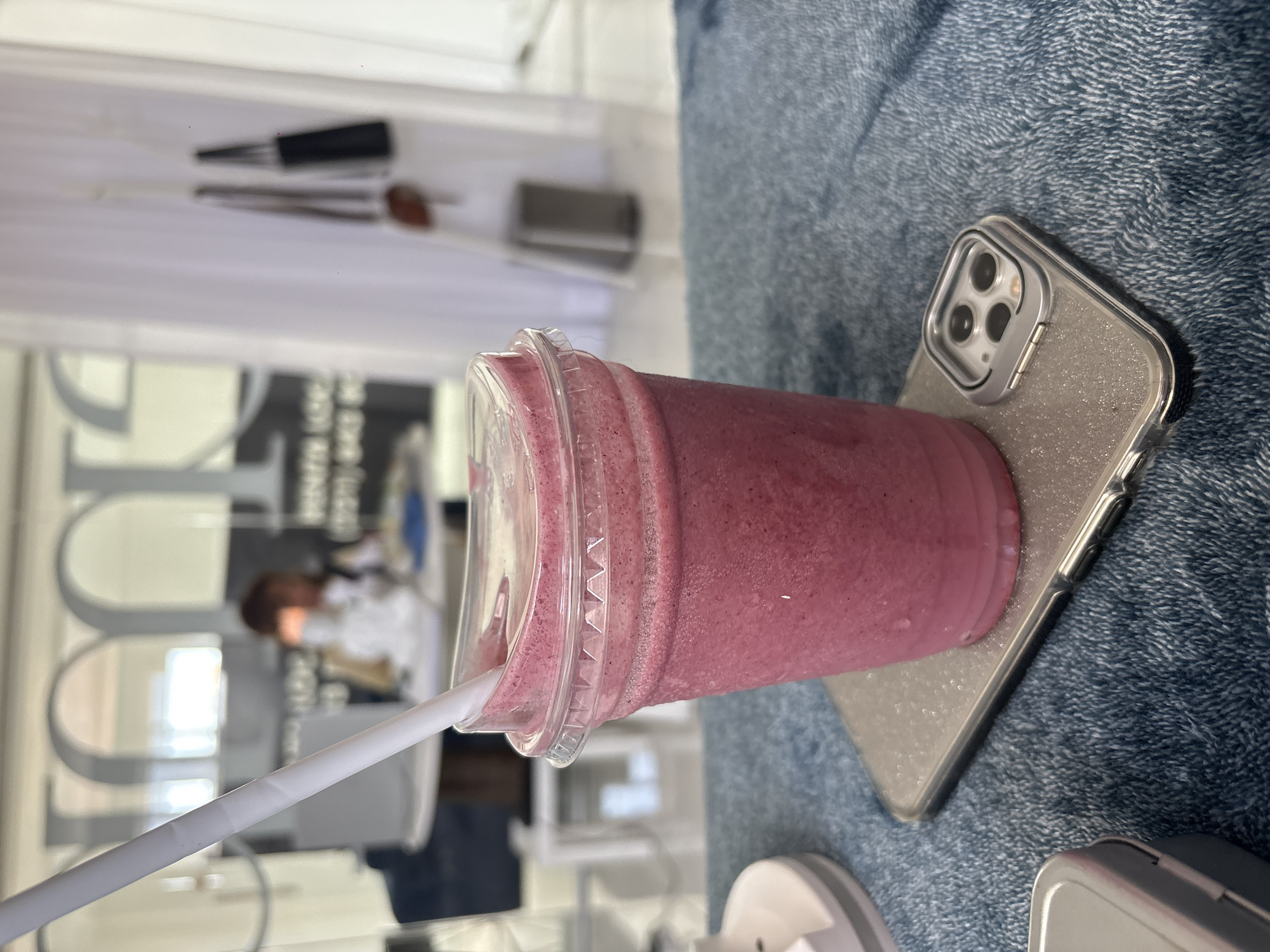 Puebla resident enjoys smoothie while listening to Wicked soundtrack