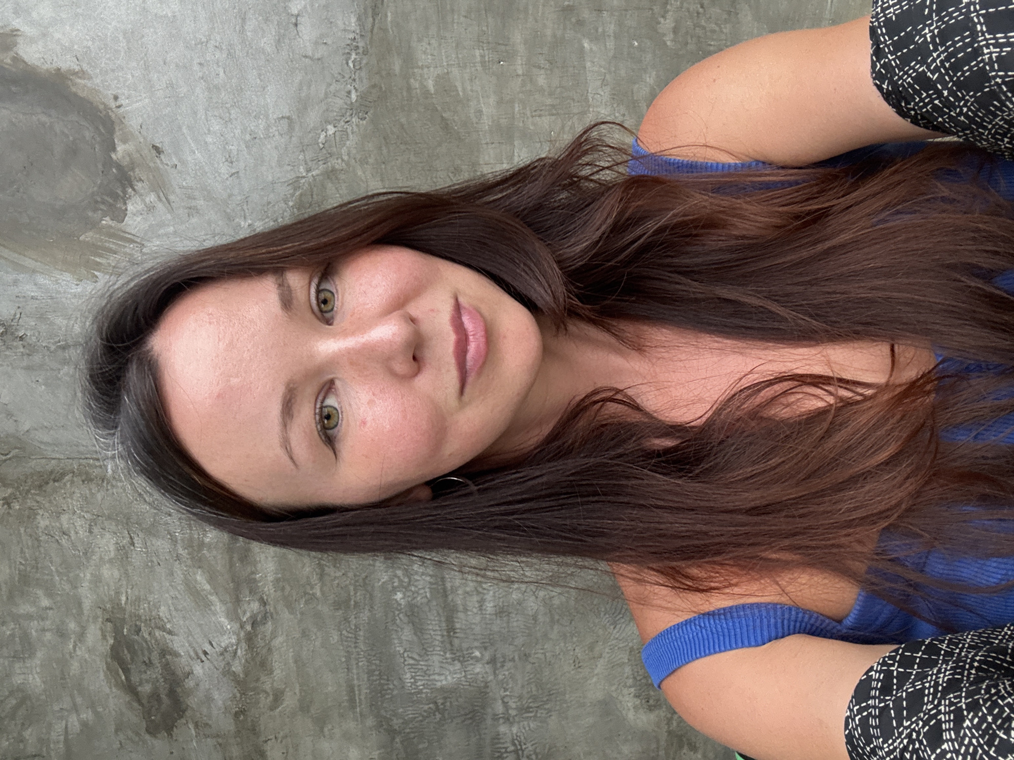 Woman spotted in General Luna wearing blue top