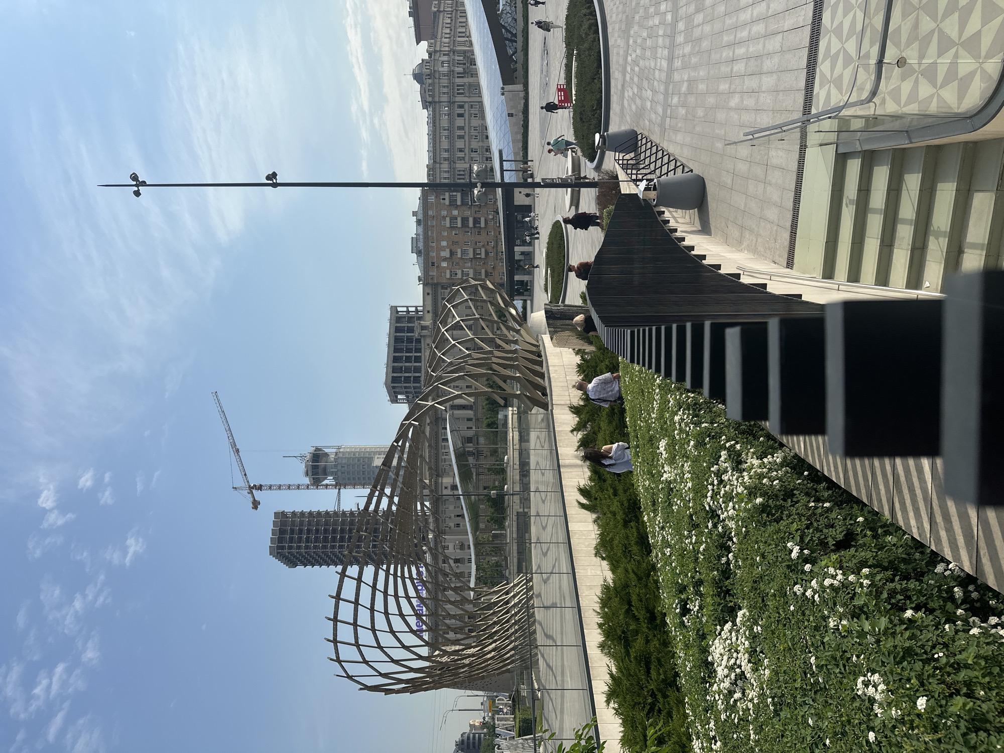 Morning activity documented at Moscow's Zaryadye Park