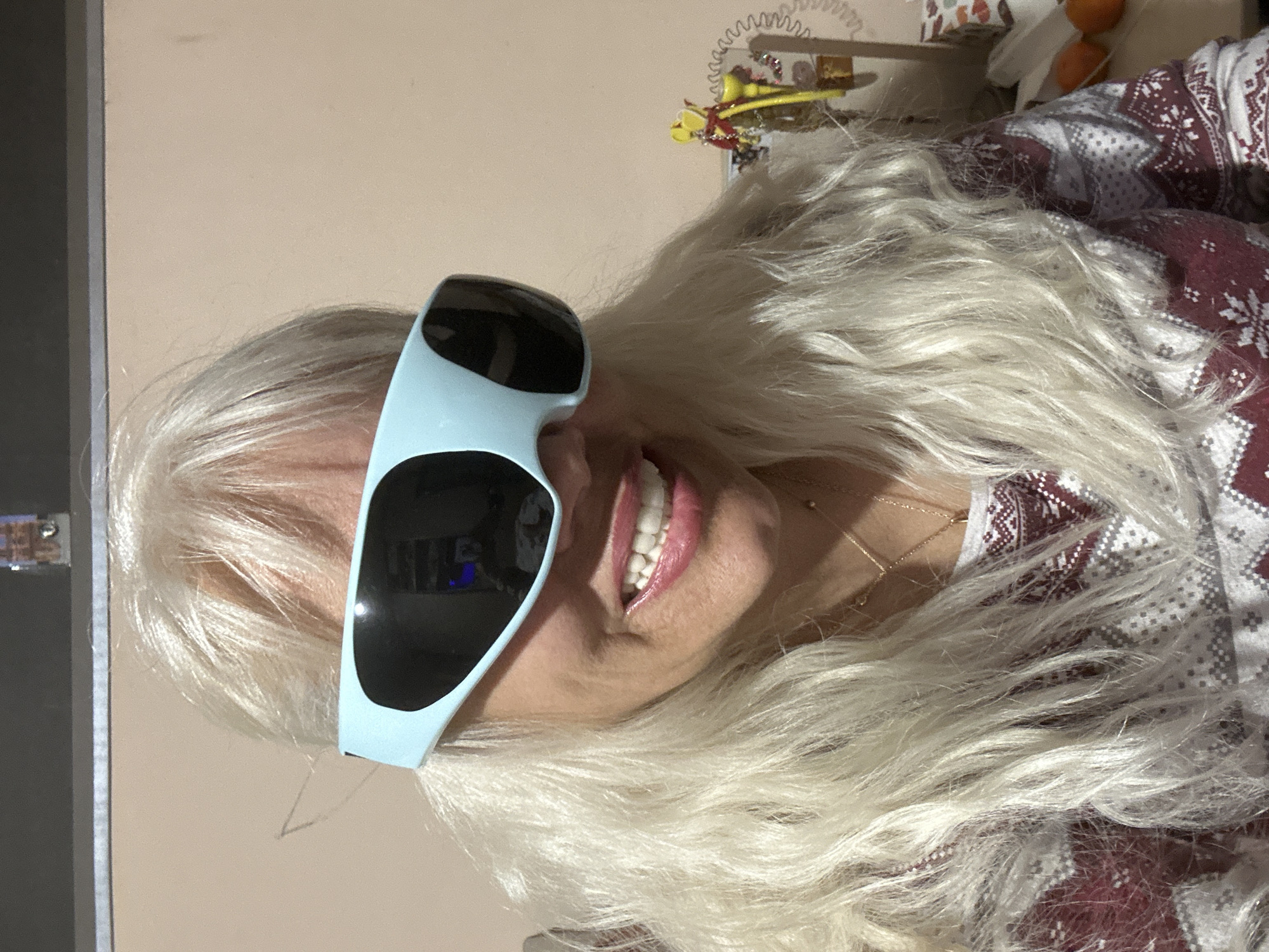 Woman in distinctive sunglasses spotted in Sofia