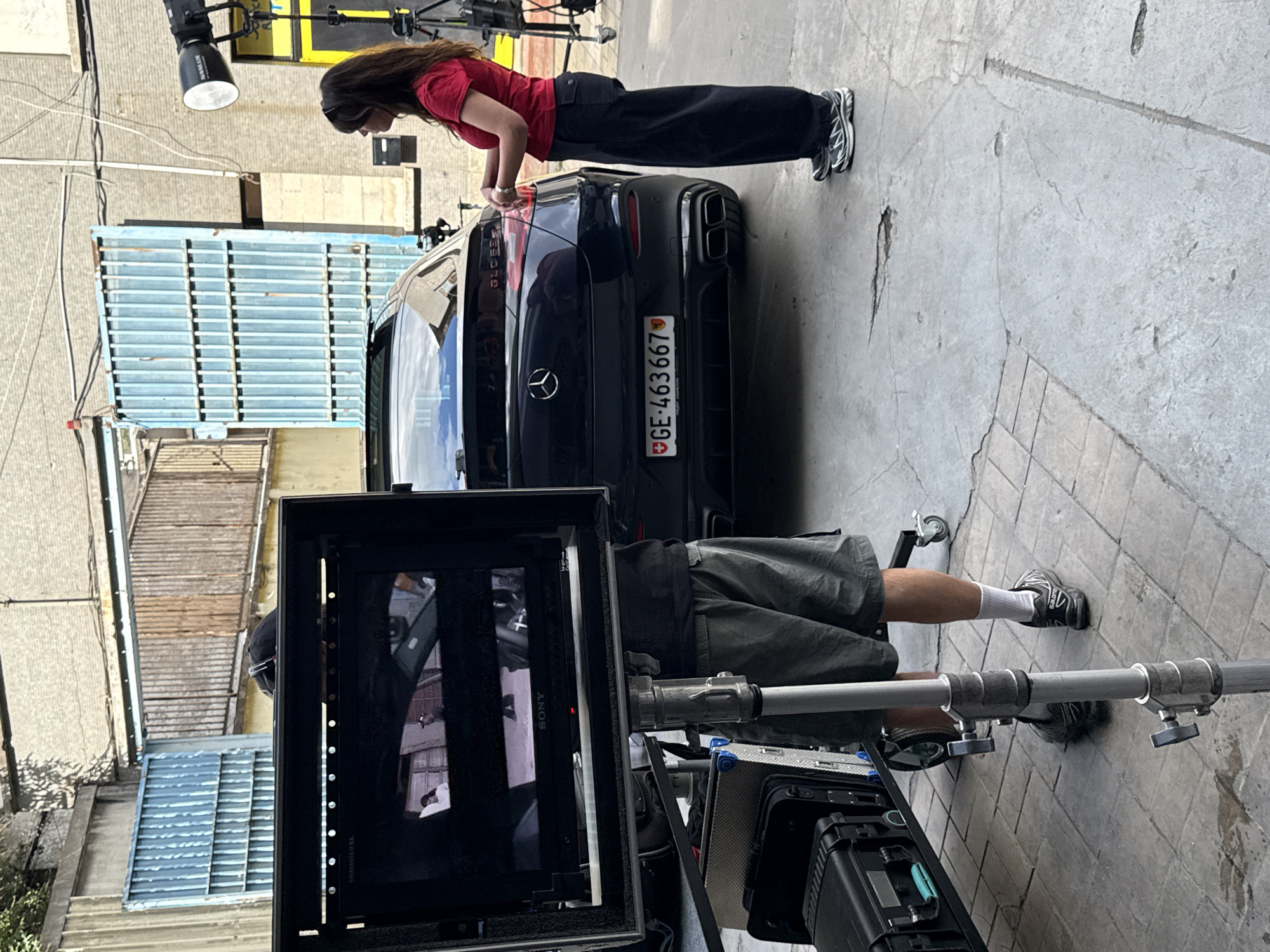 Film crew shoots scene with Mercedes in Ivry-sur-Seine