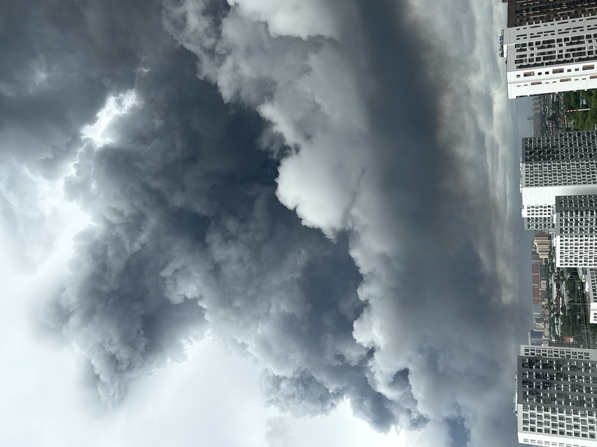 Heavy smoke rises over Tomilino residential district