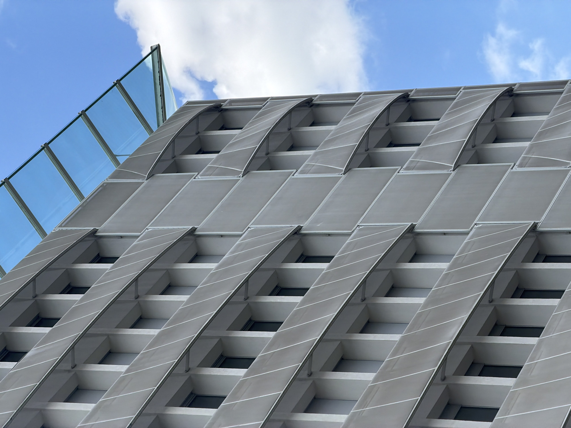 Vélizy-Villacoublay business district architecture, building by building