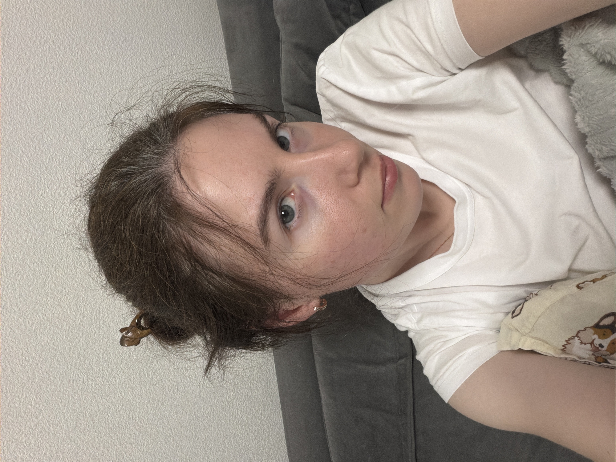 Woman photographed multiple times in Vsevolozhsk home setting