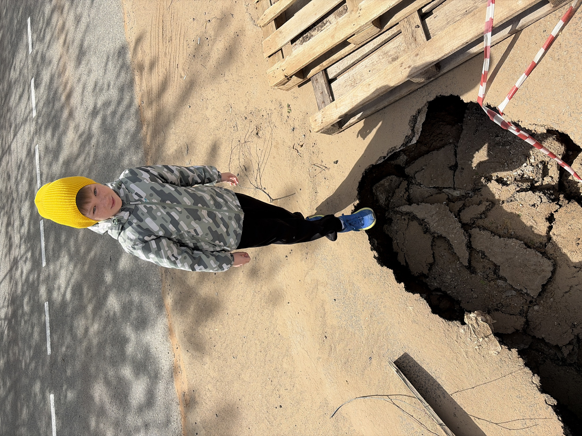 Morning scenes capture child, construction, and residential life