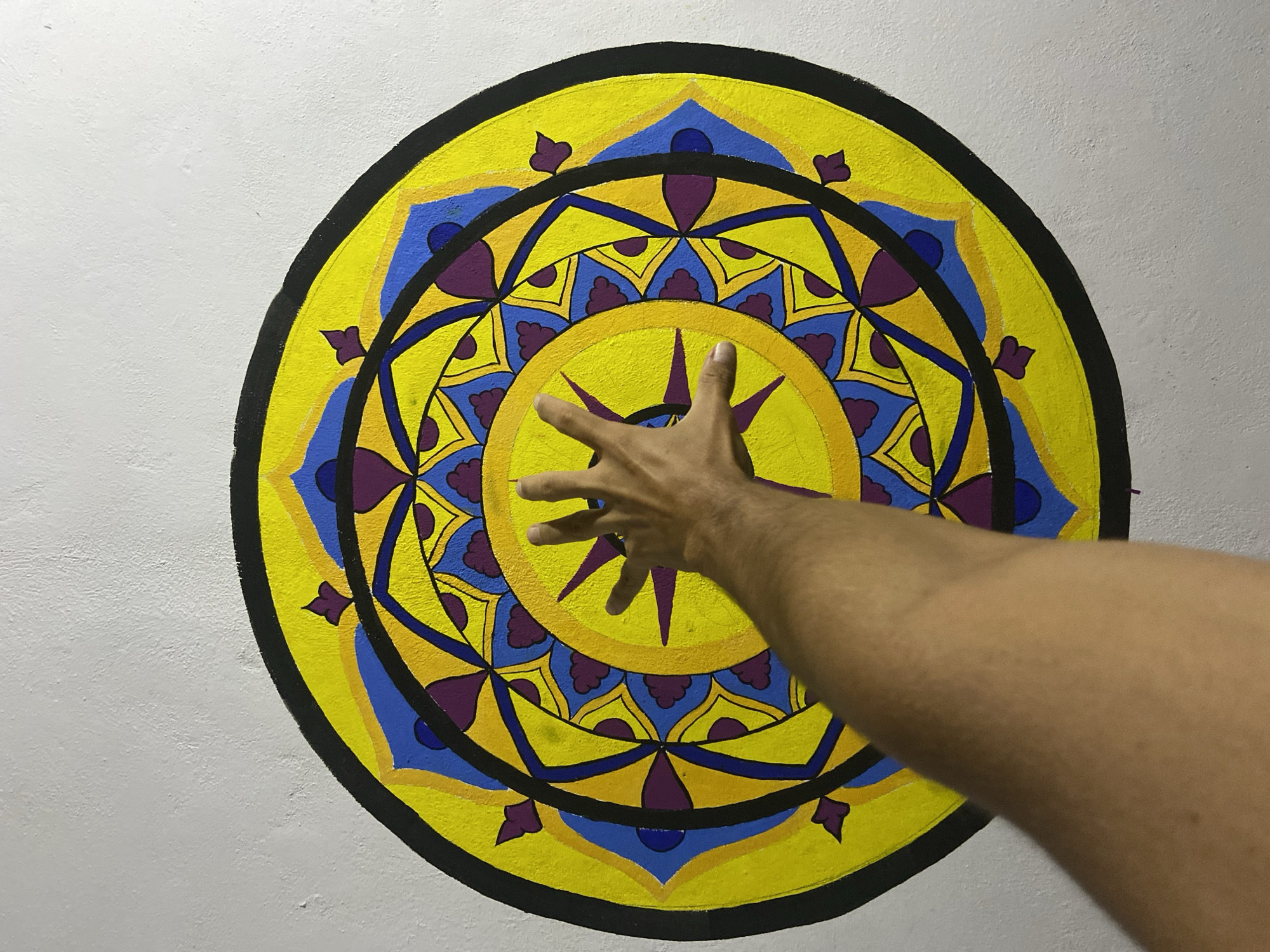 Person shares casual moments with art and reading in Venezuela