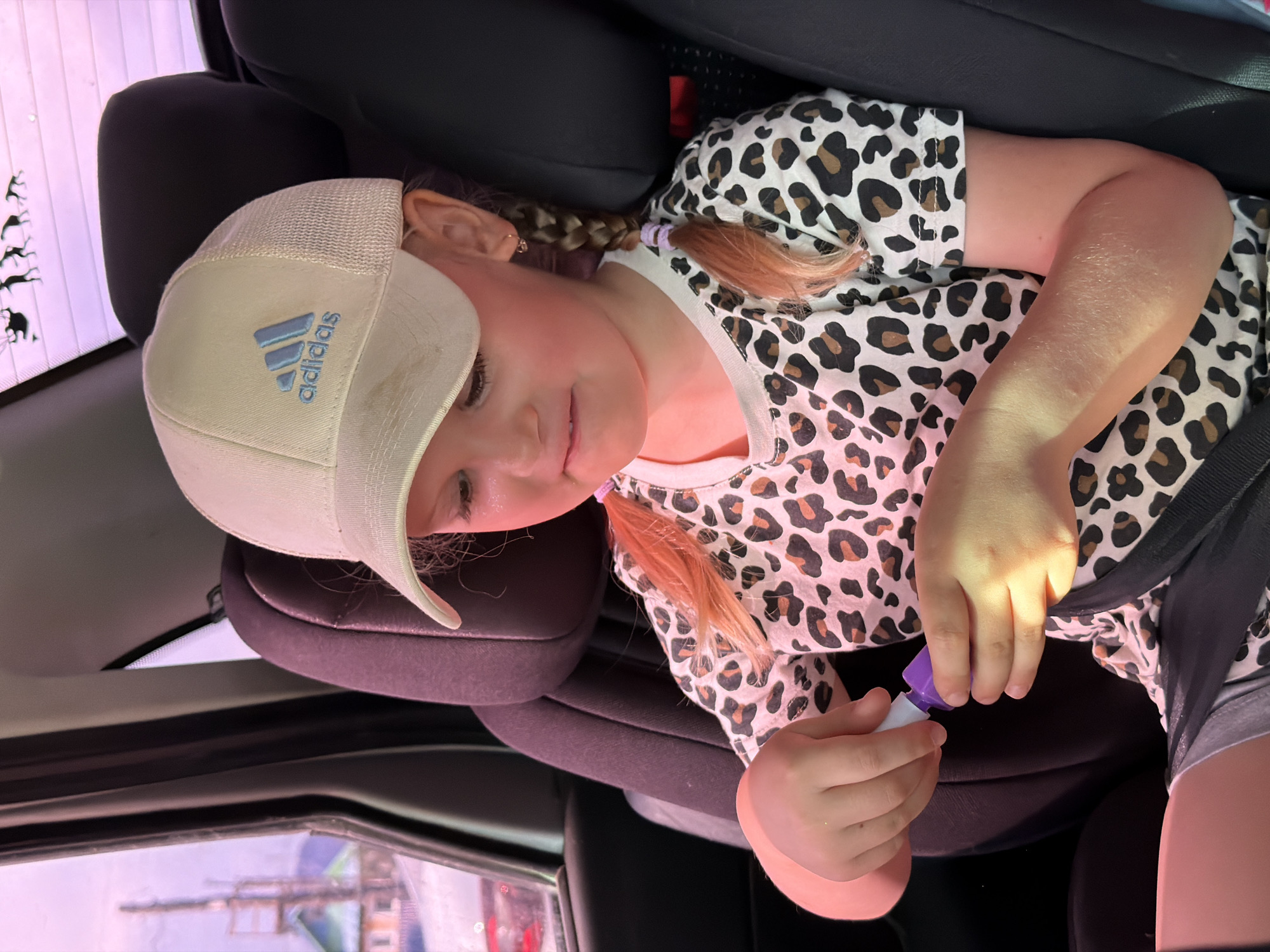 Girl in car seat spotted in Chaikovsky, Russia