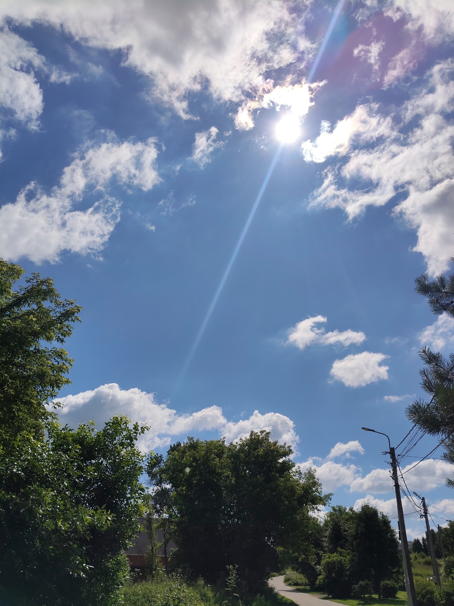 Sunny morning stroll through Venyukovo's streets and paths
