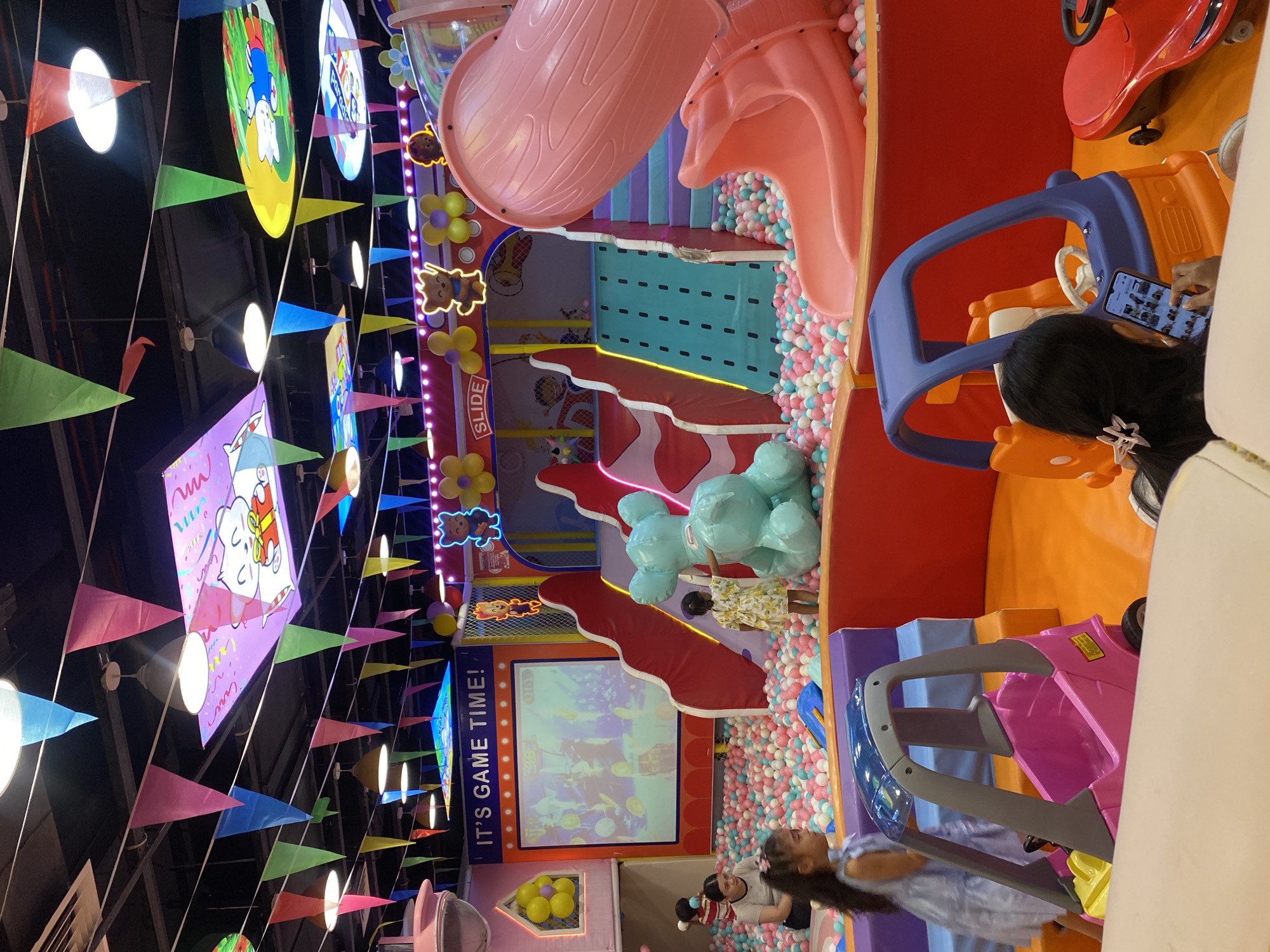 Early morning shopping documentation across Davao City retail outlets