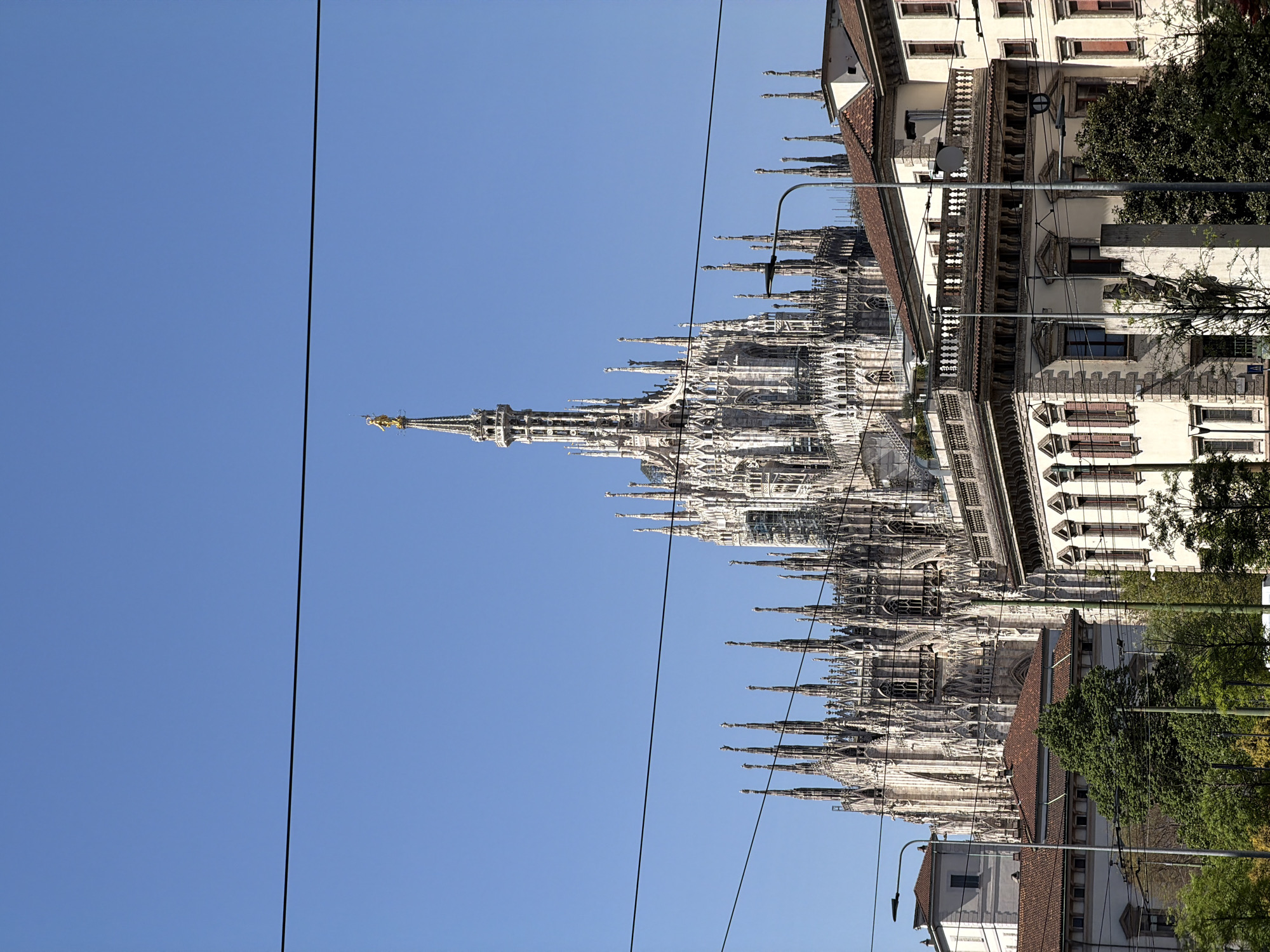 Witness documents Milan landmark tour including Duomo and city center