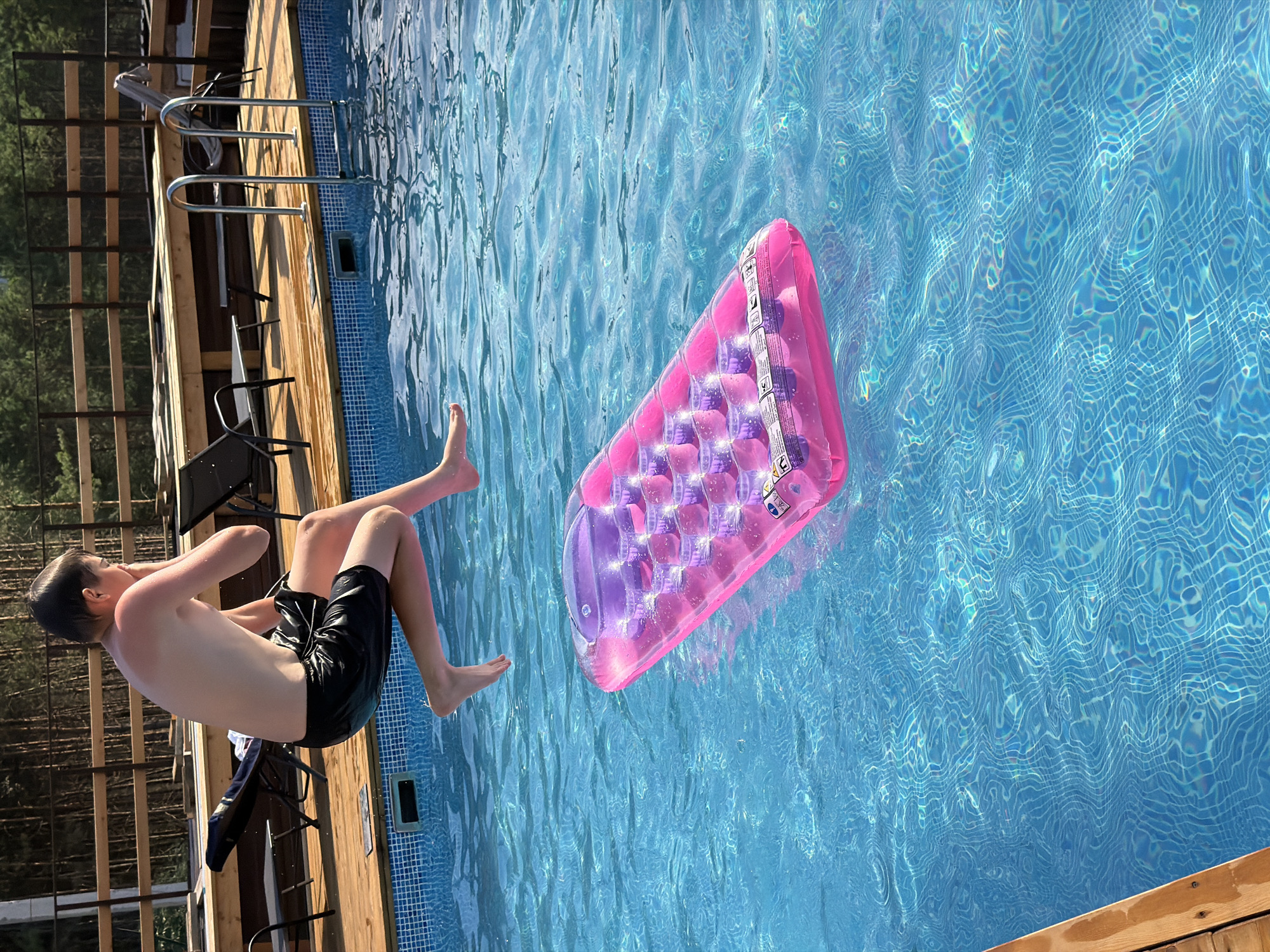 Summer pool day at an Altai resort in Elekmonar