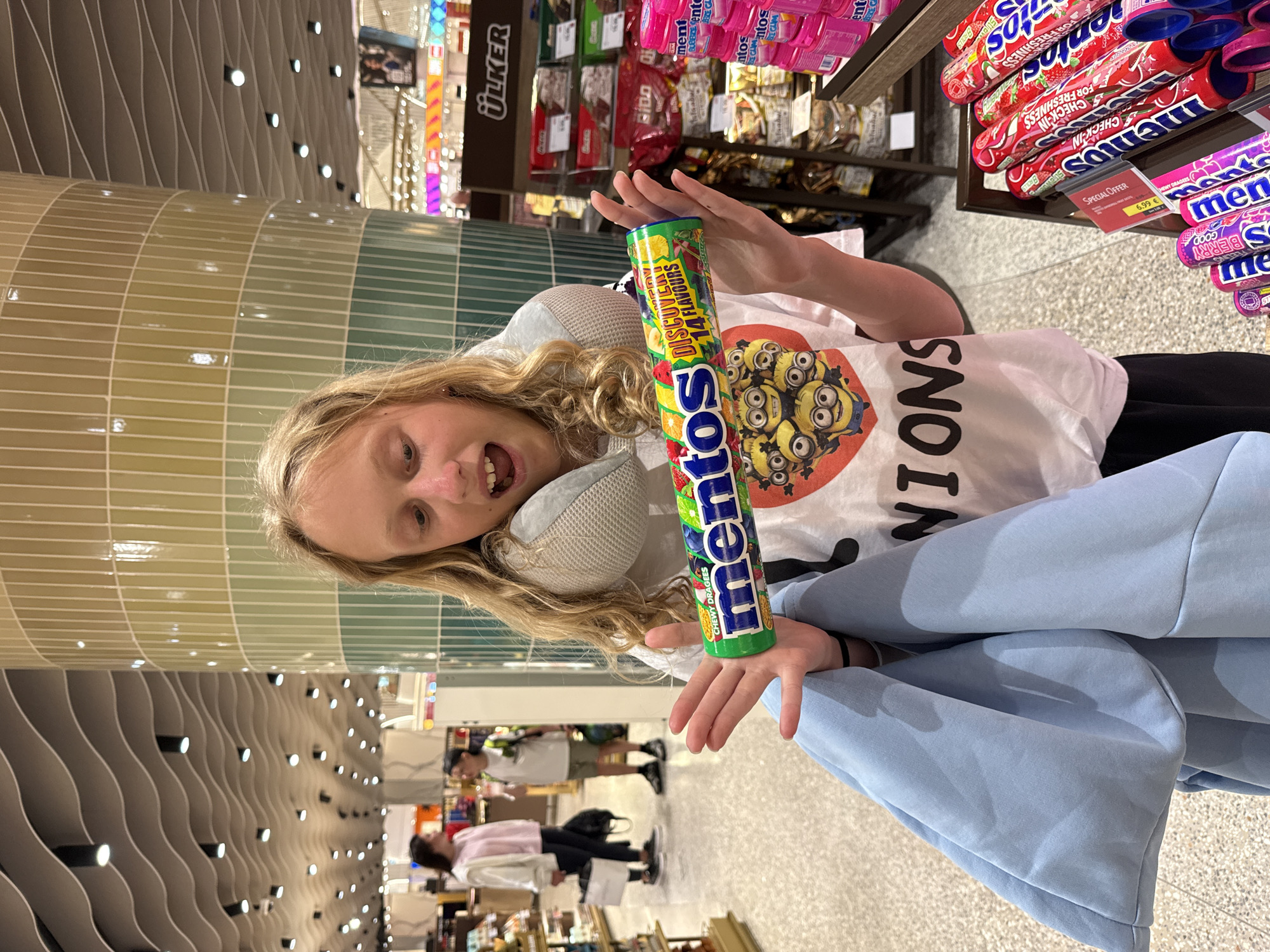 Blonde visitor documented dining and shopping in Aksu, Turkey