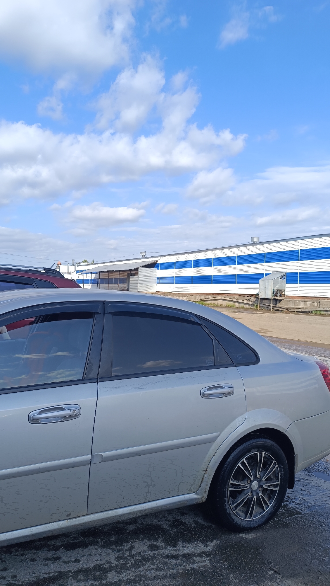 Quick stop at a Chaikovsky building, loading up and heading out