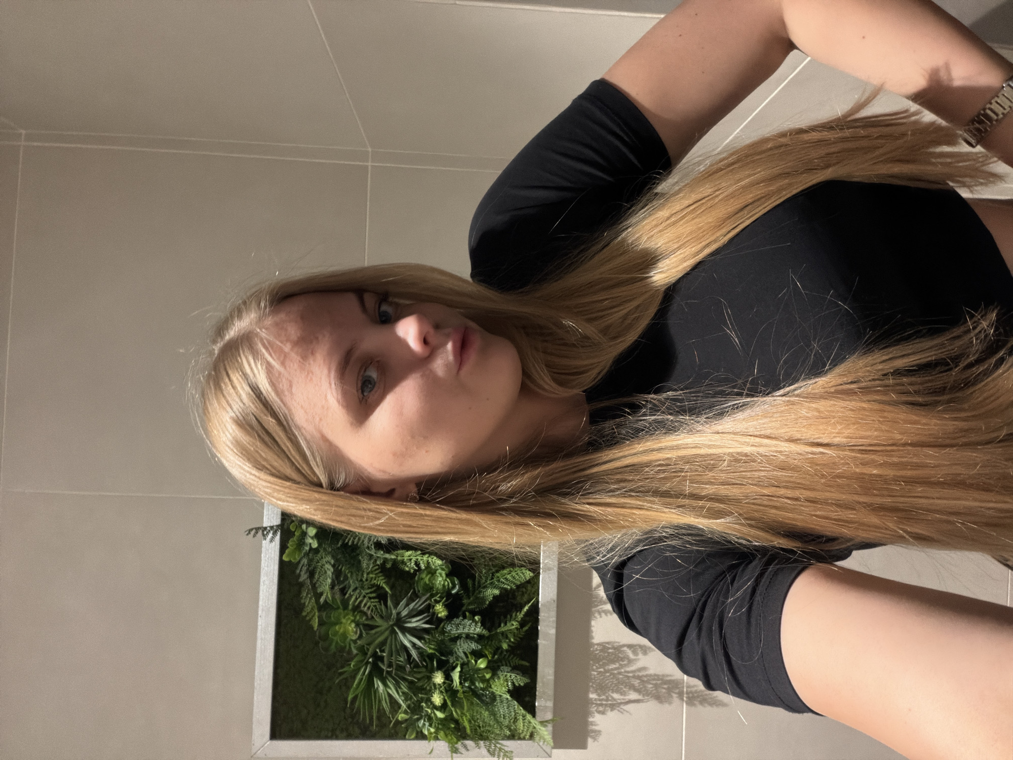 Woman takes selfies across multiple Izhevsk locations in four minutes