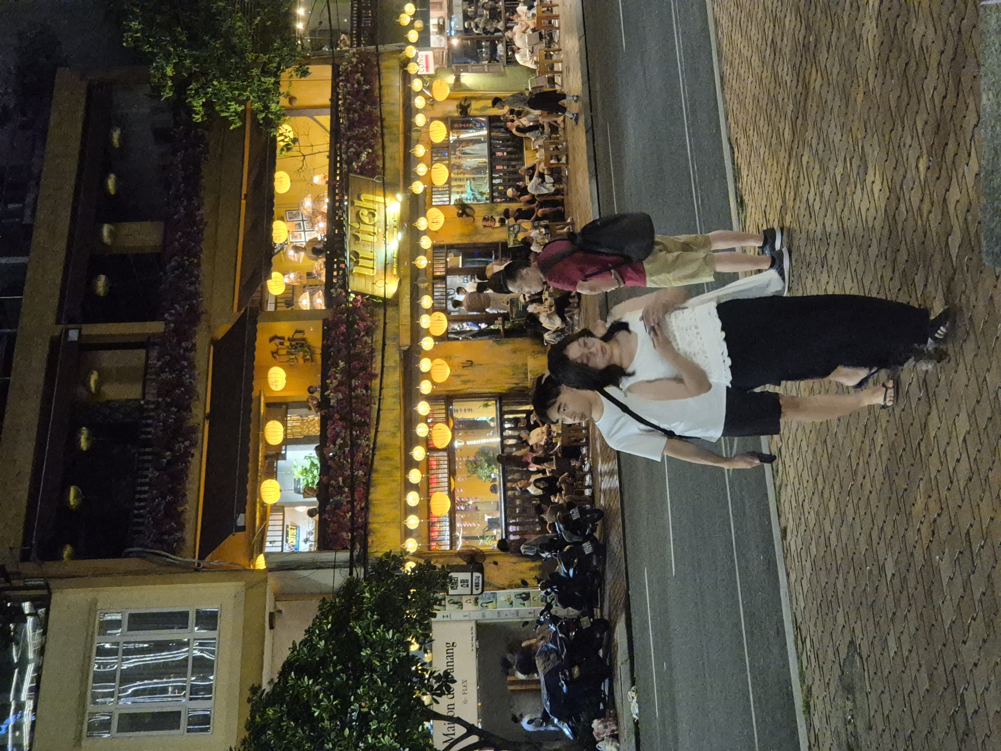 Korean hot pot dinner and a stroll along the Han River