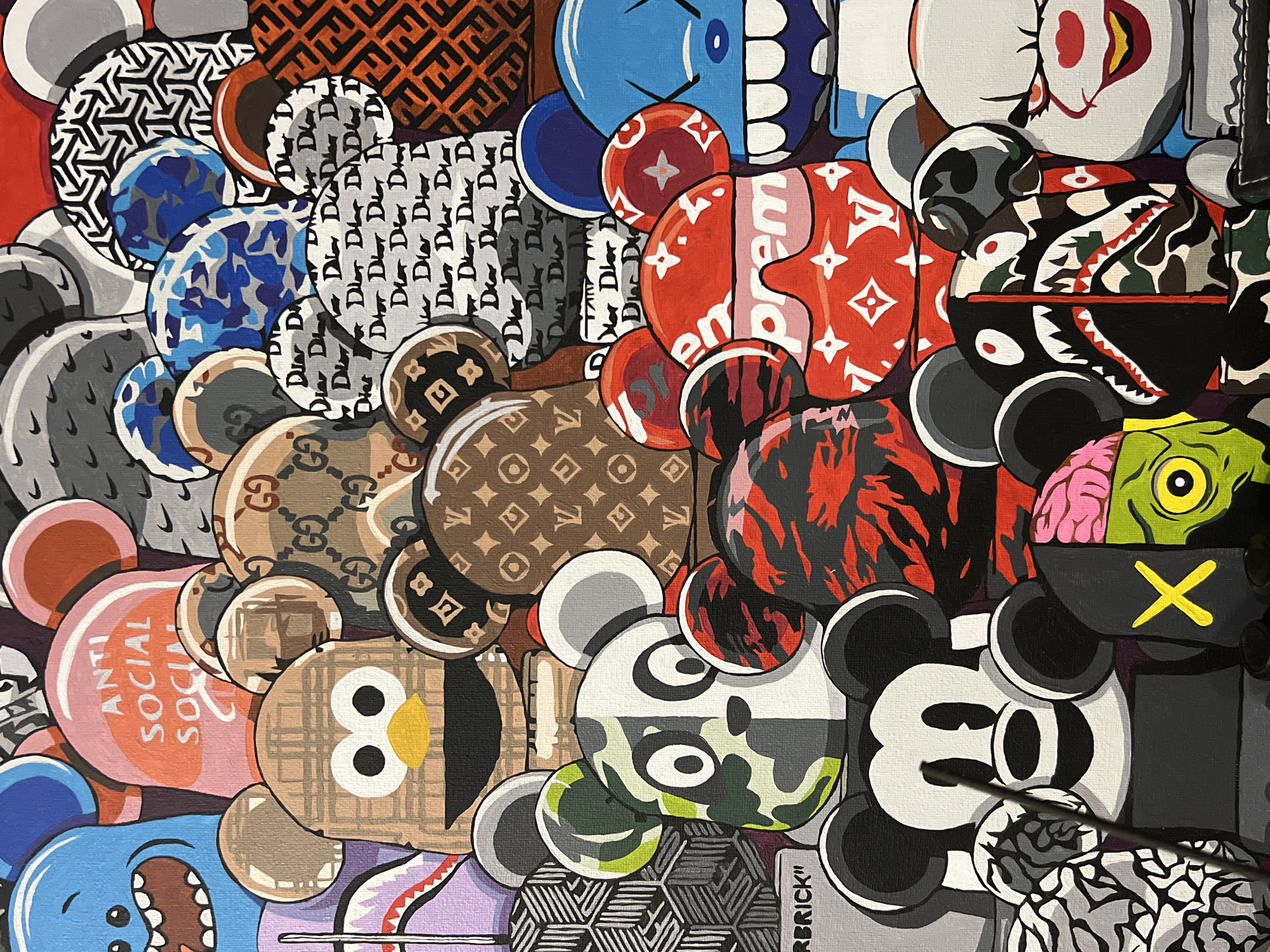 Designer-branded bear artwork documented in Kazan