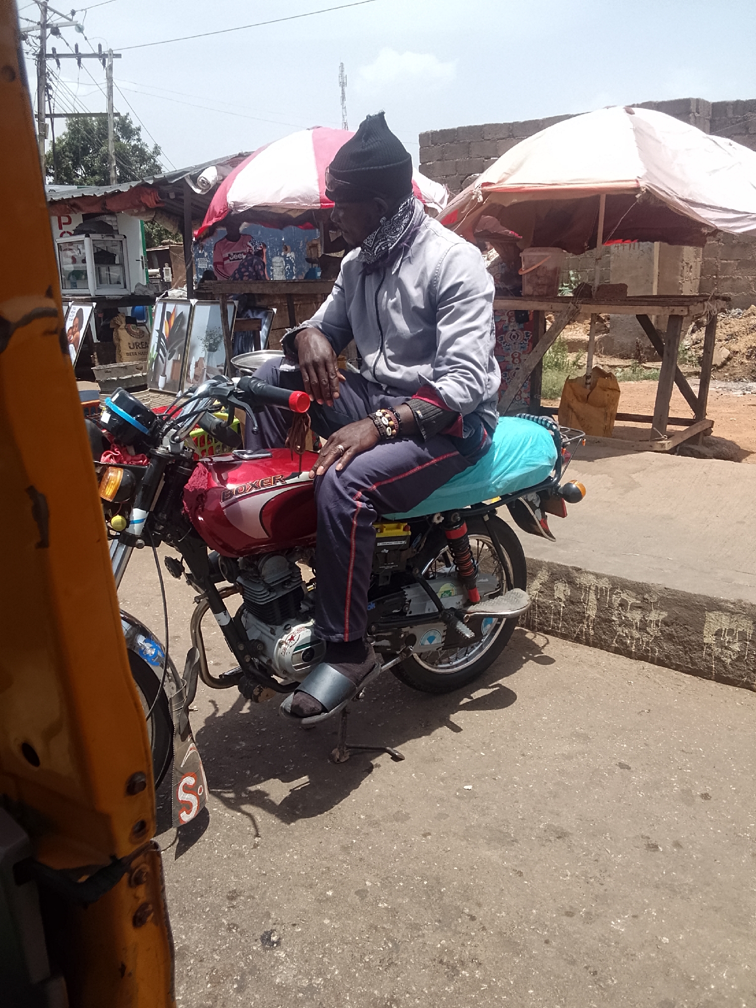 Morning street commerce documented across Bukuru, Nigeria