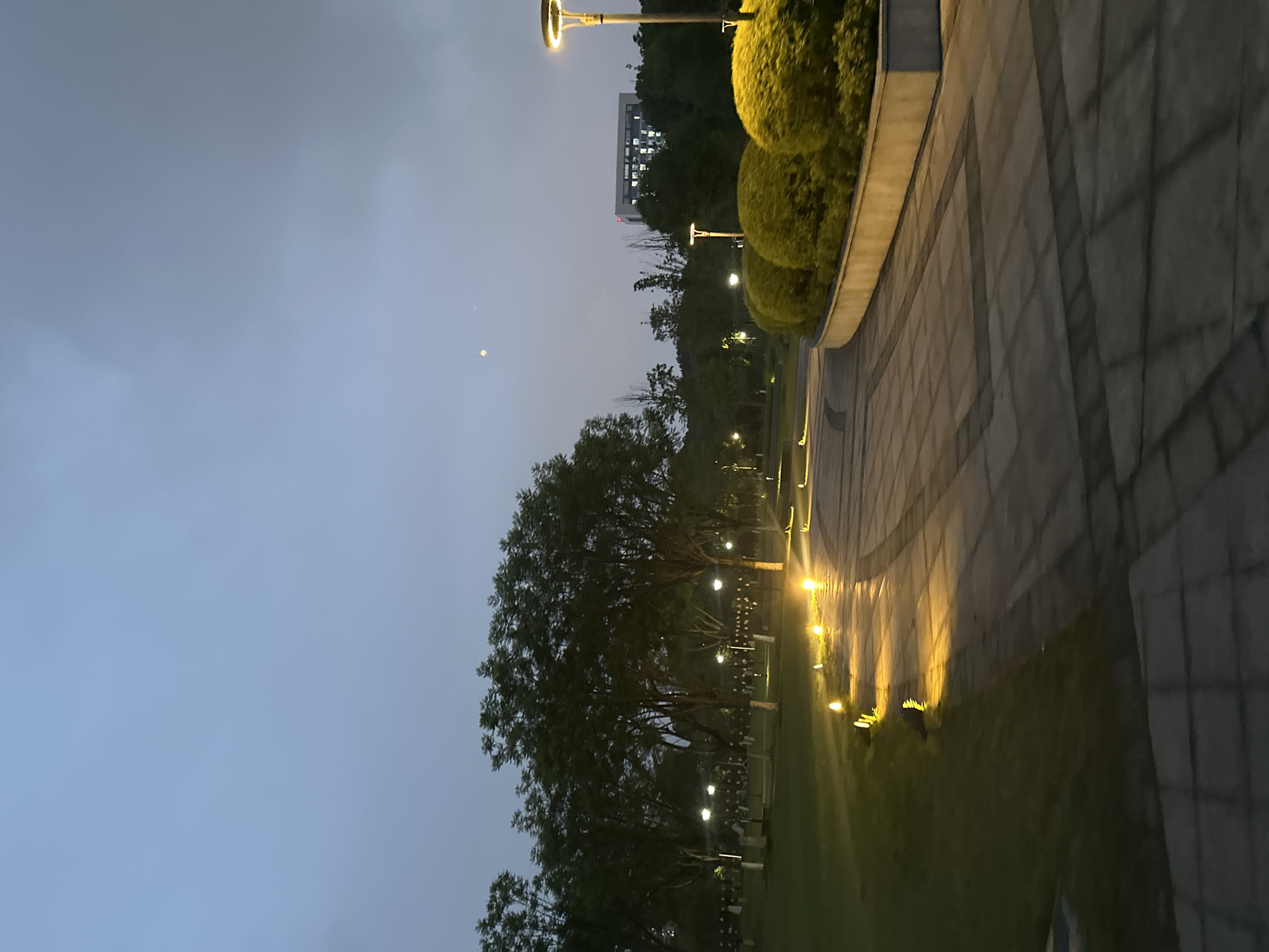 Evening stroll documented through Chongqing High-tech Zone's illuminated streets
