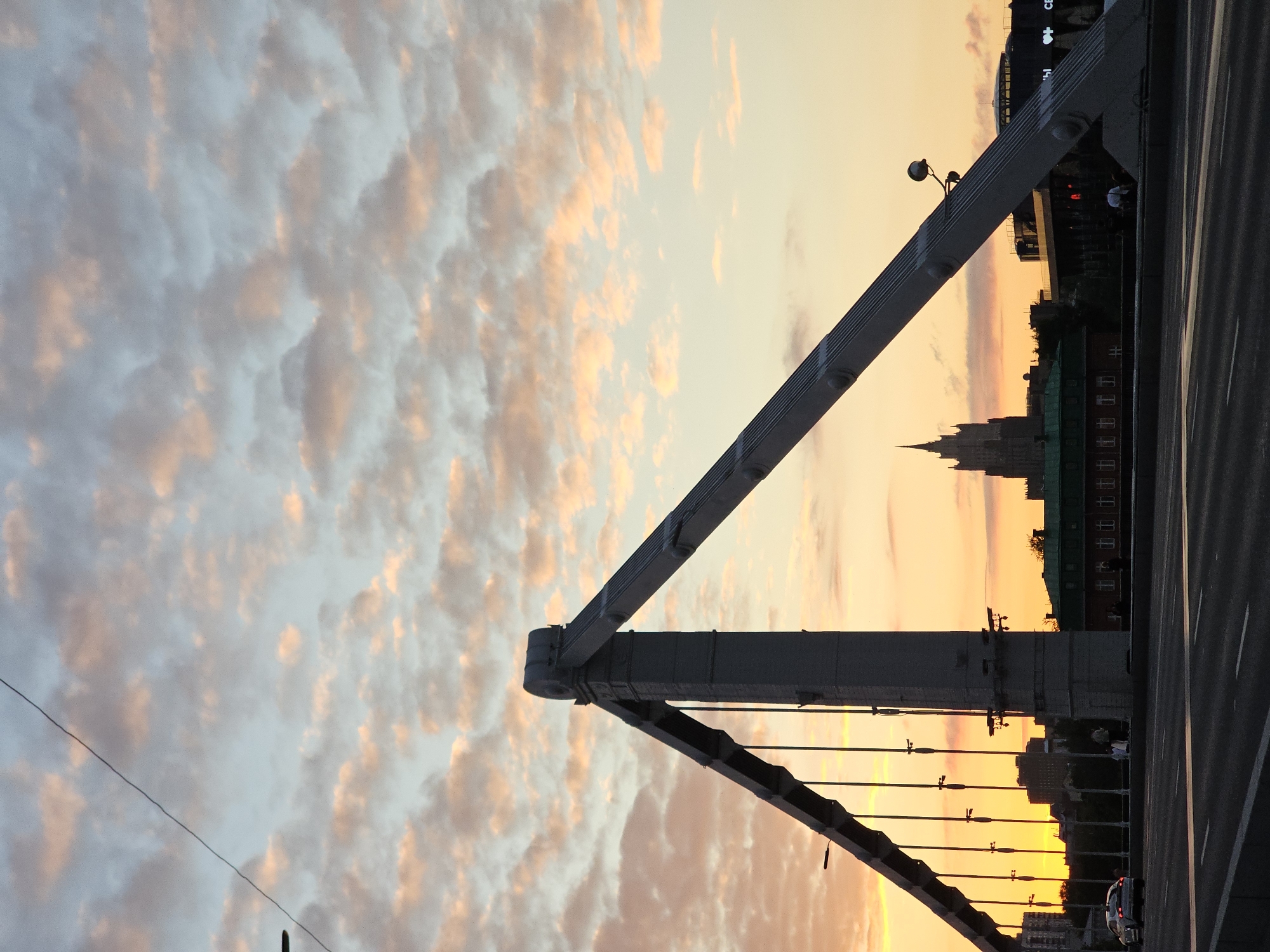 Golden hour along the Moskva River and its landmarks