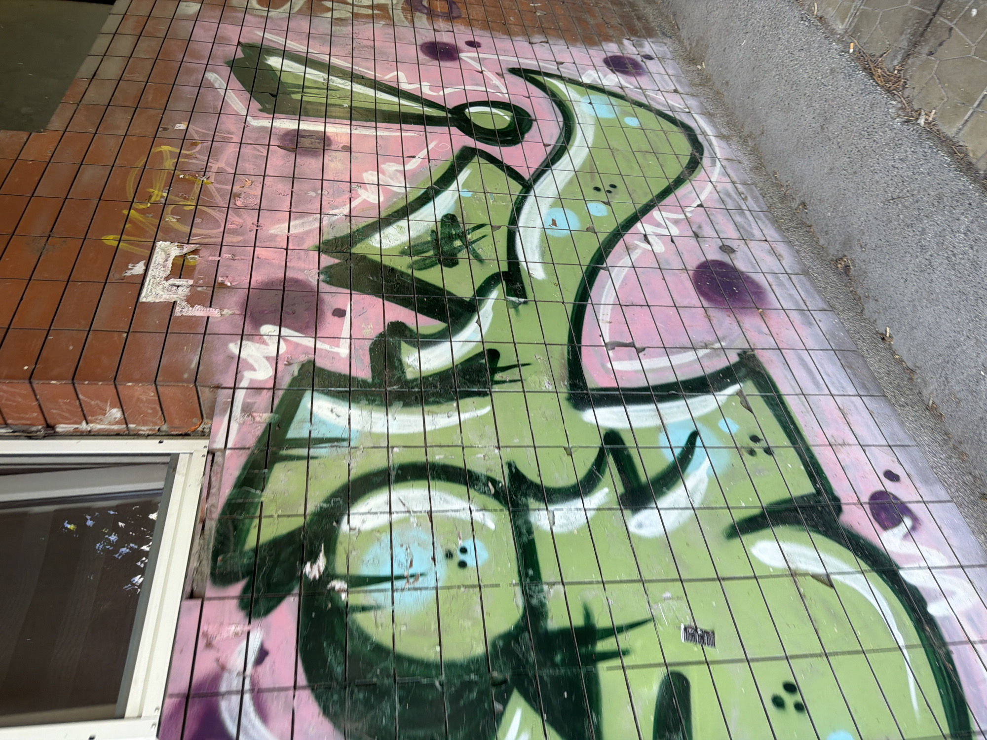 Drifting through Ruse streets: graffiti, parked bikes, and city textures