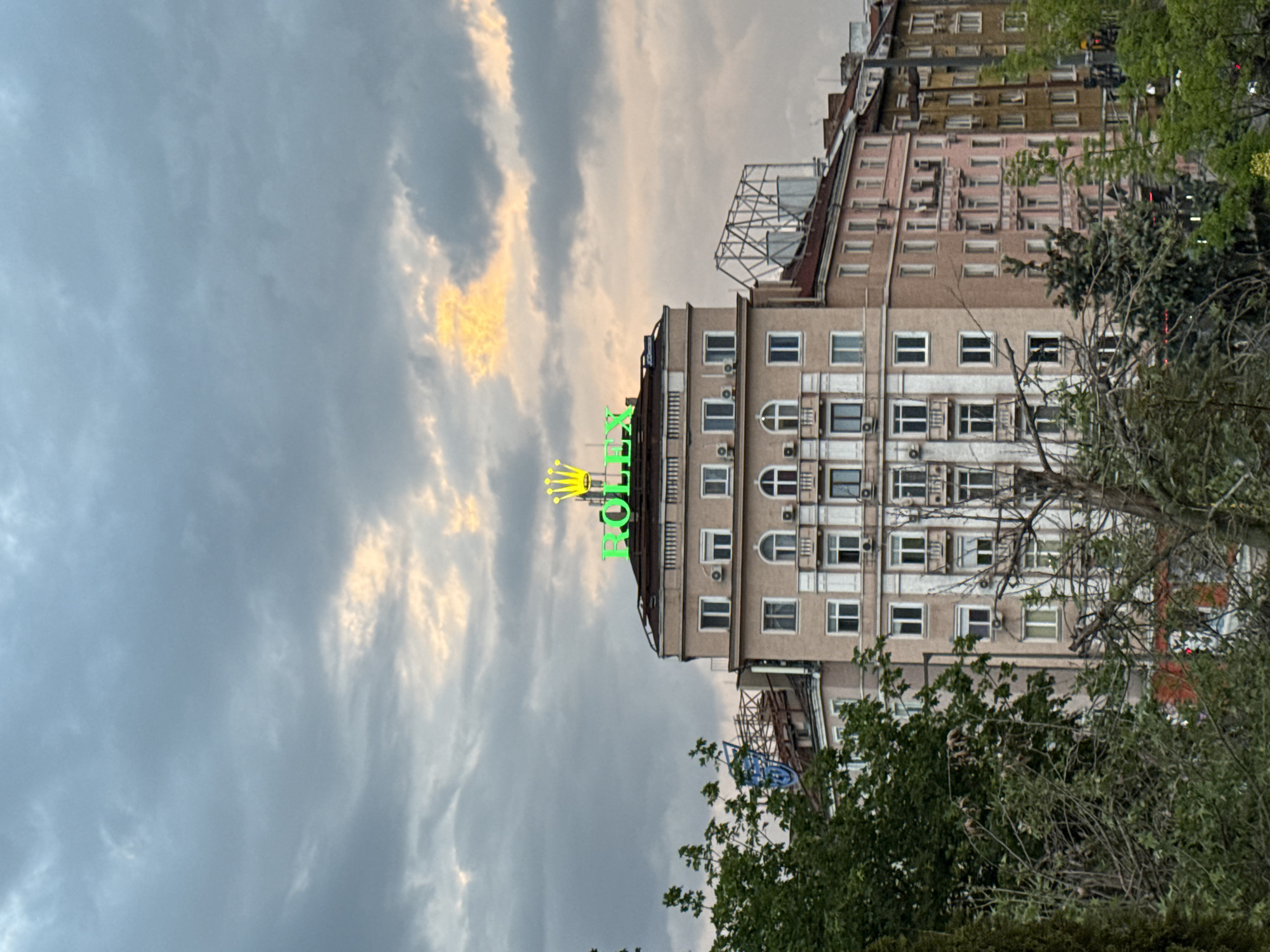 Evening documentation captures diverse Sofia scenes and wildlife