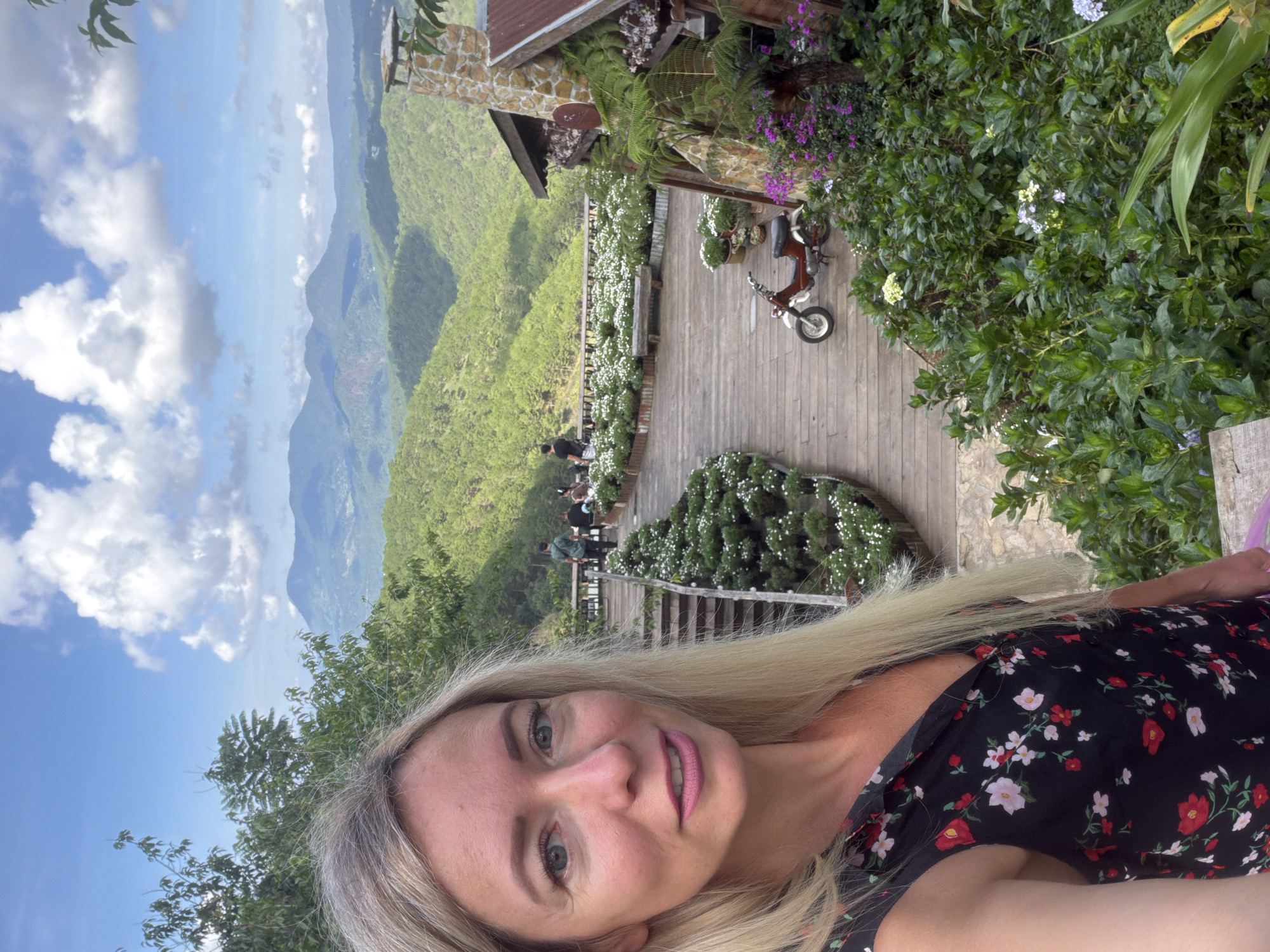 Selfies among Da Lat's green hills and mountain views