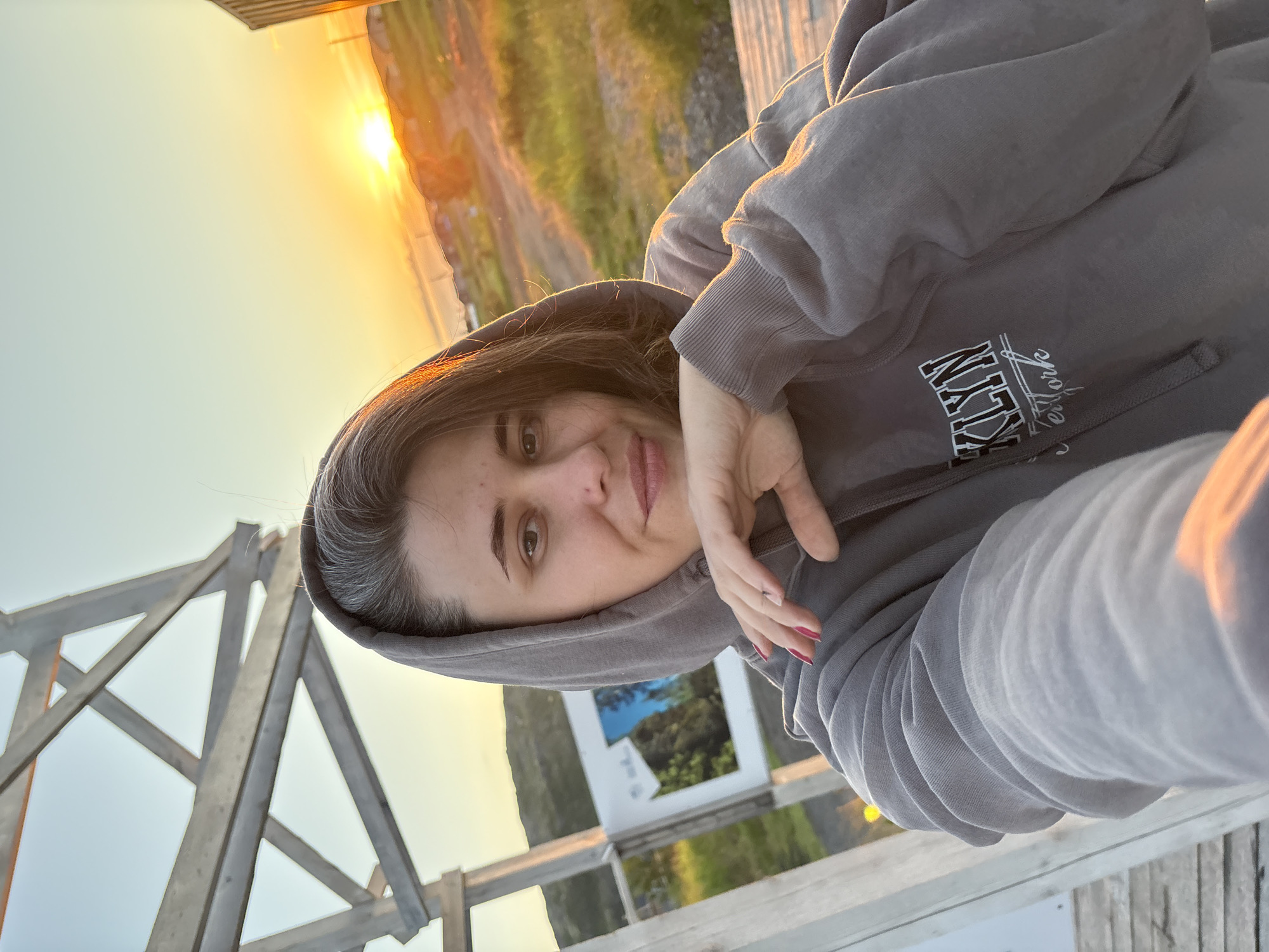 Sunset evening in Teriberka, selfies and village landscapes