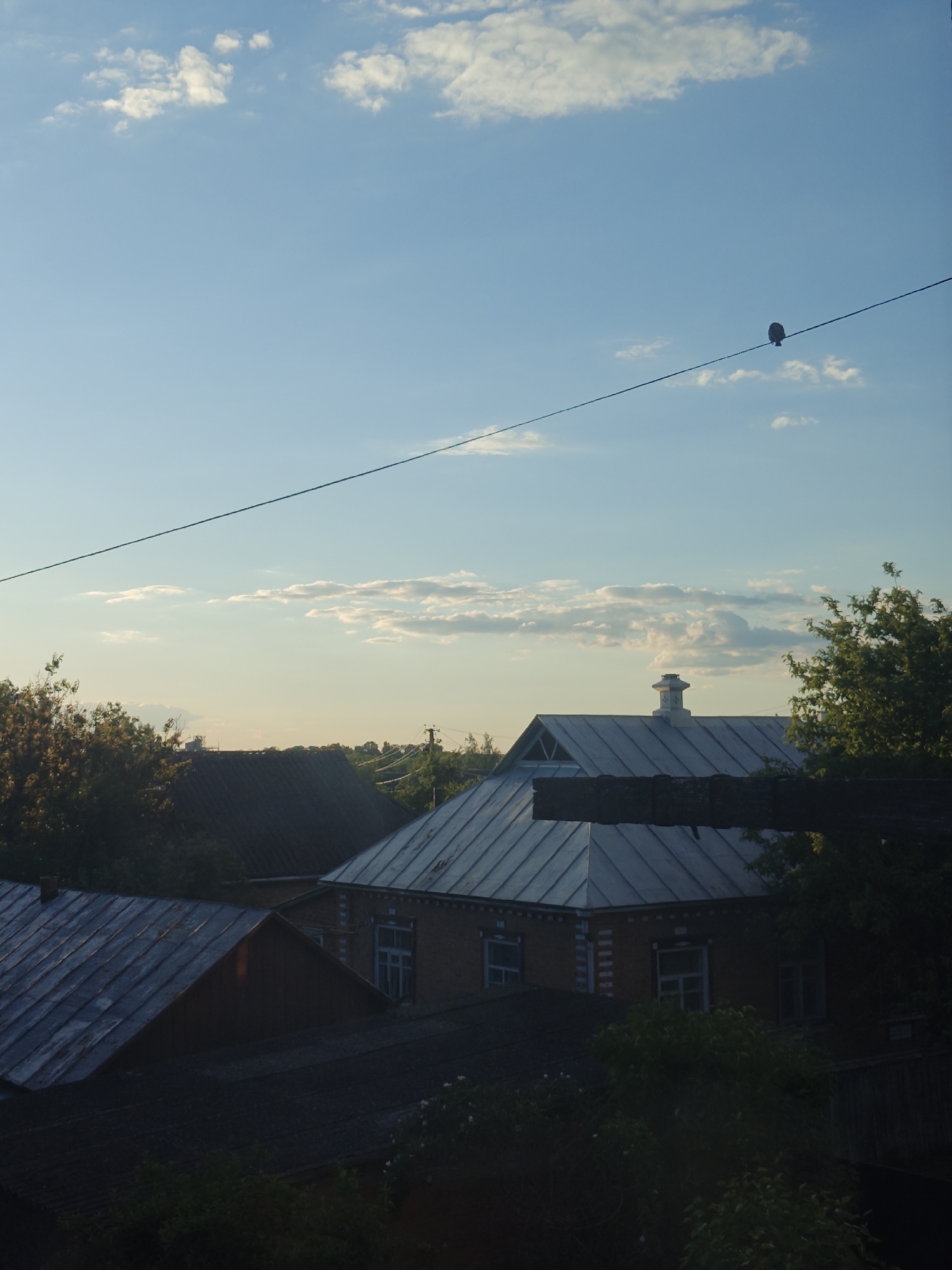 Clear evening skies, quiet moments captured across Hadiach, Ukraine