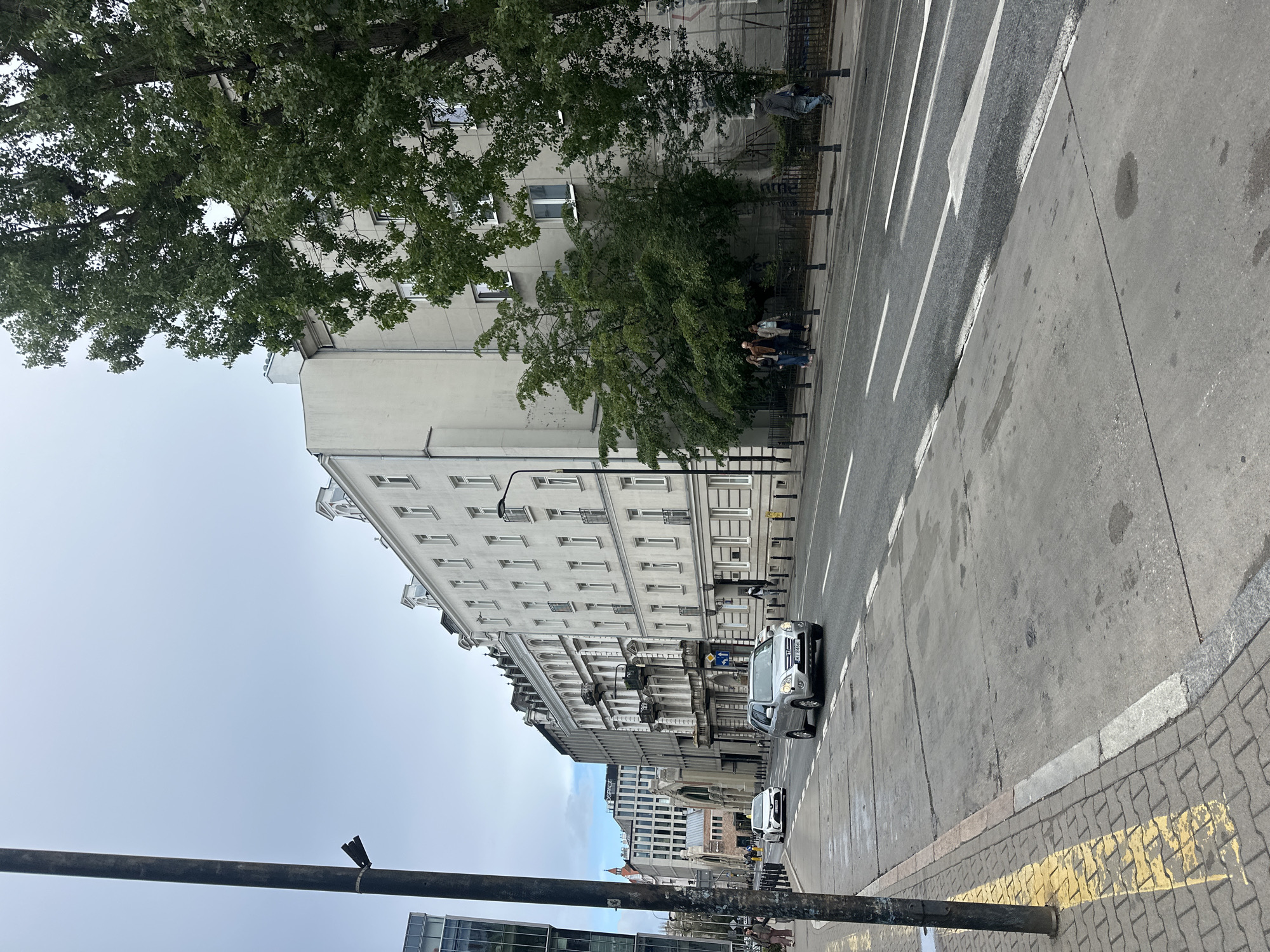 Walking tour through central Warsaw's mixed architecture