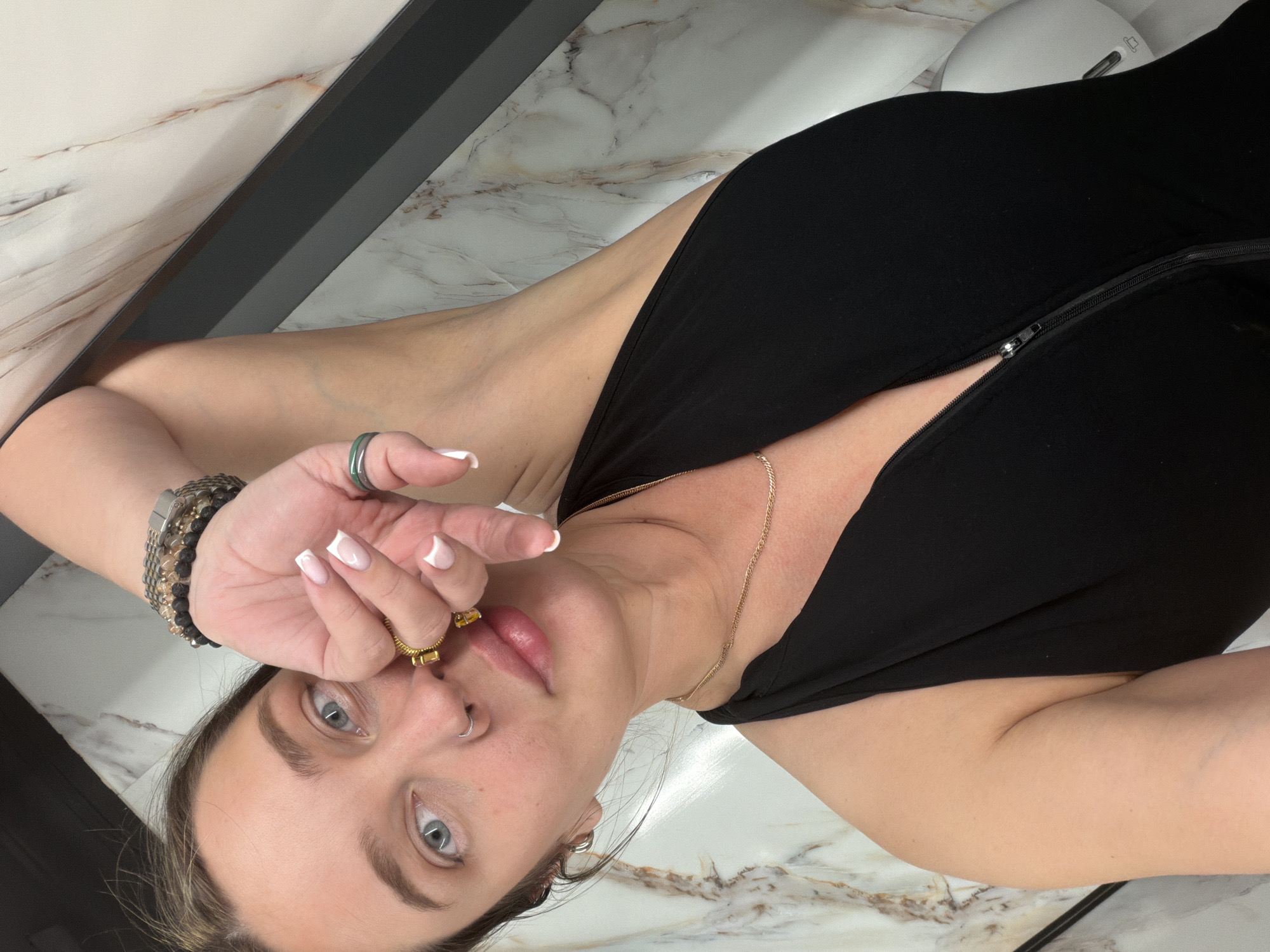 Woman takes bathroom selfies in Moscow